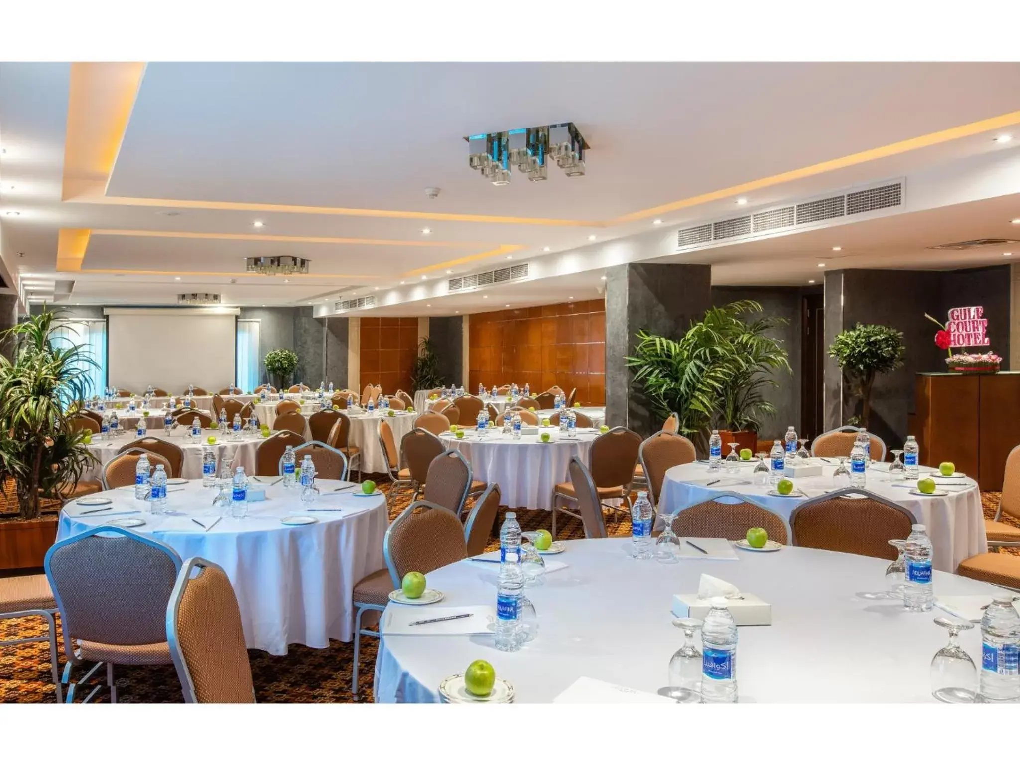 Banquet/Function facilities, Restaurant/Places to Eat in Gulf Court Hotel