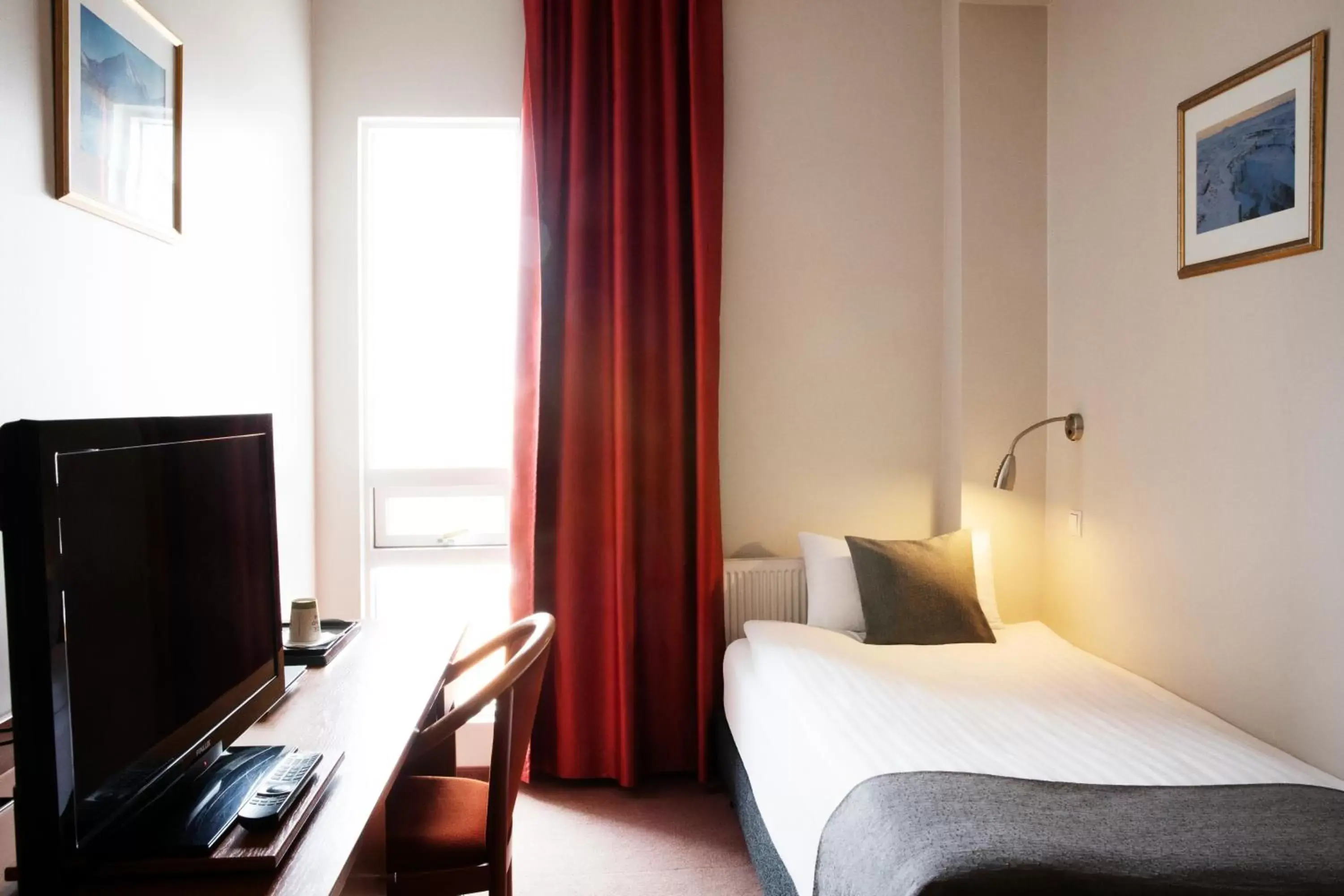 Bedroom, Bed in Fosshotel Baron Bedroom, Bed in Fosshotel Baron