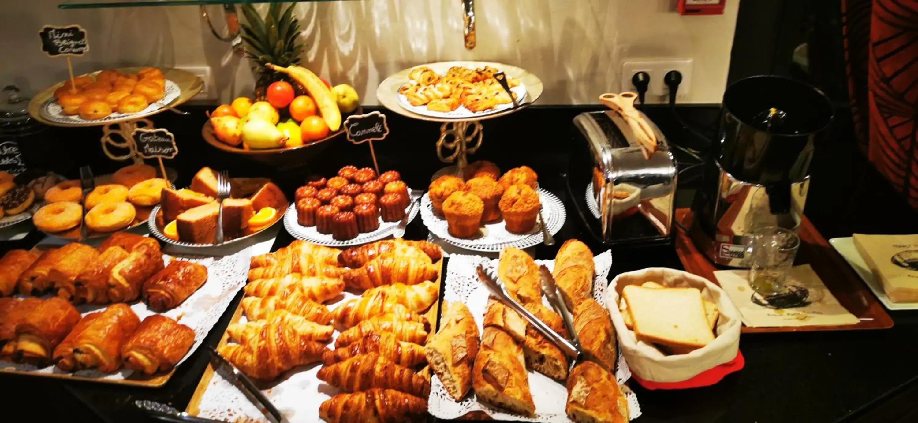 Buffet breakfast in Hotel Acadie Eragny ( ex Comfort Hotel)