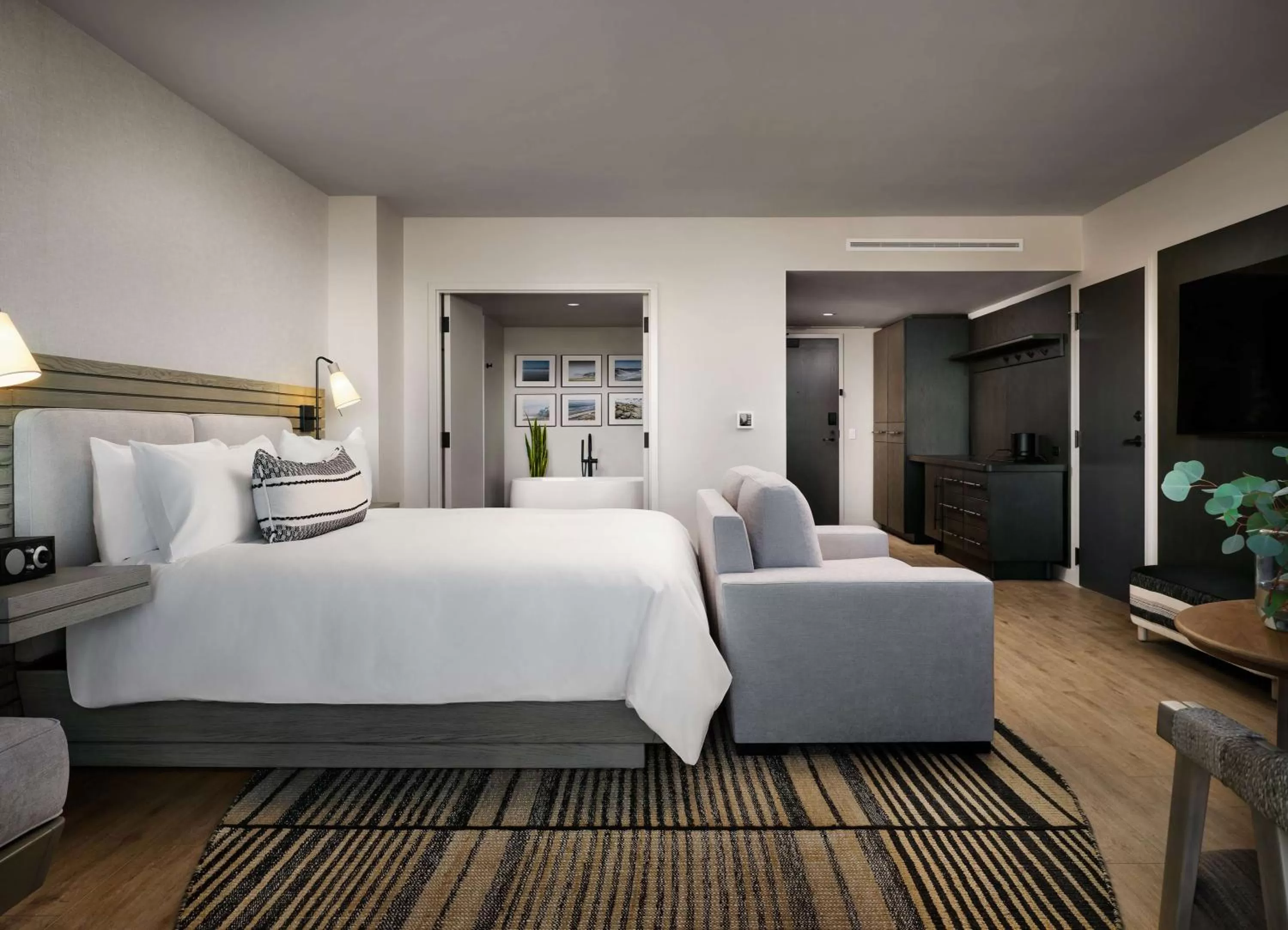 Photo of the whole room, Bed in Alila Marea Beach Resort Encinitas, a Hyatt Resort