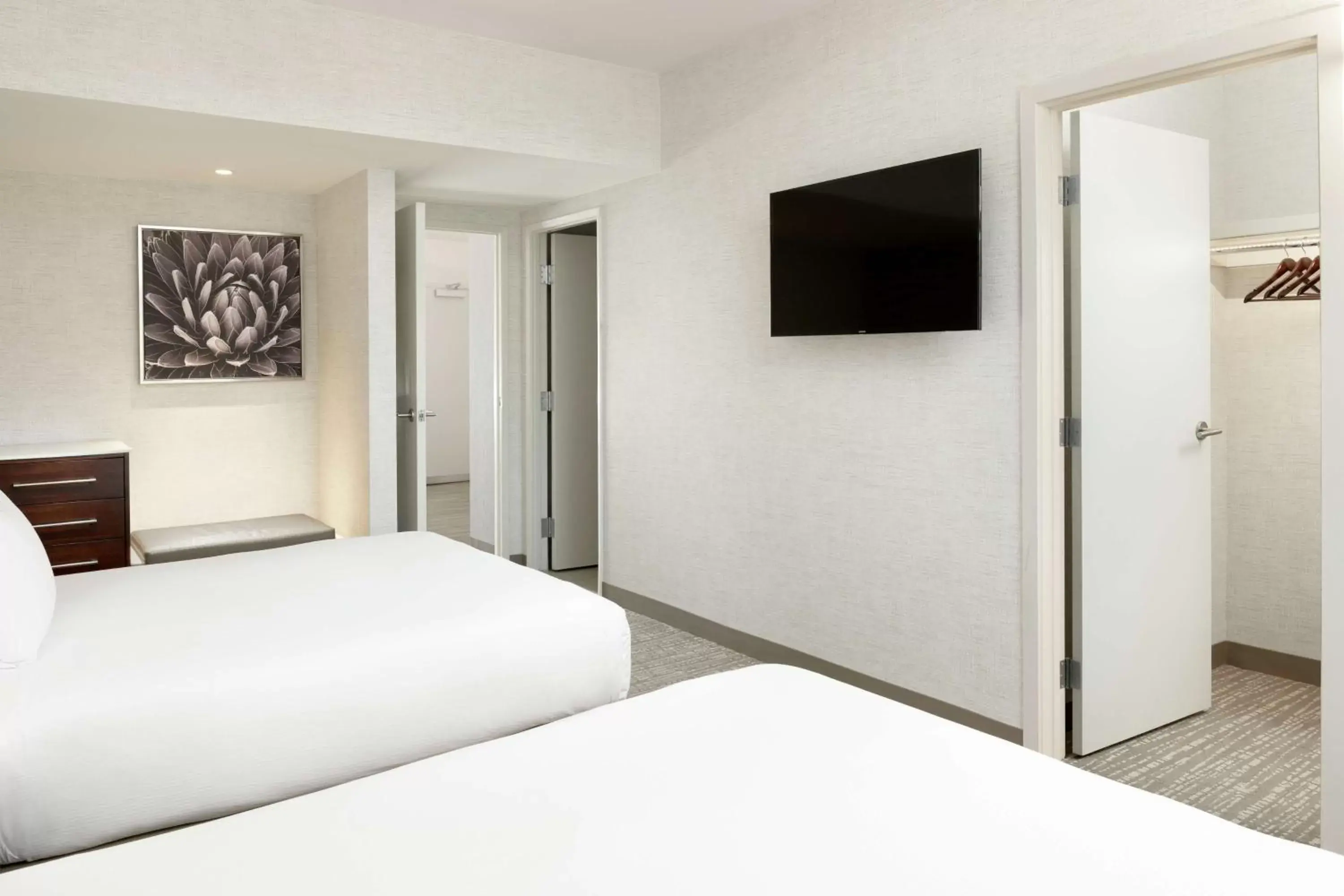Bedroom, Bed in DoubleTree Suites by Hilton Phoenix