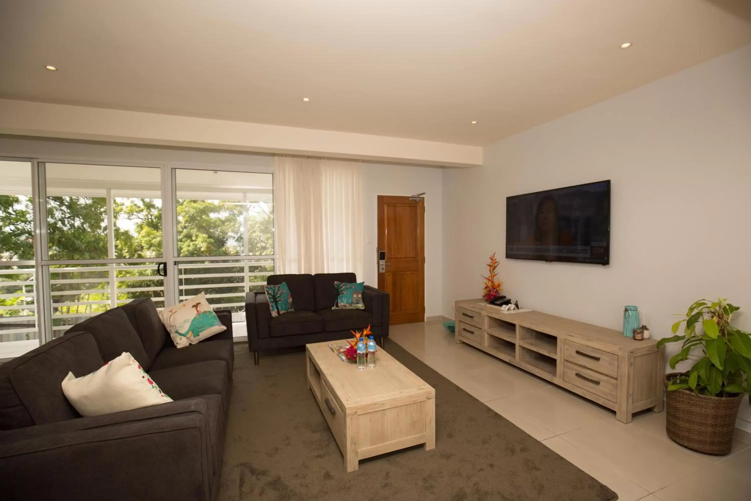 Living room, Seating Area in Gateway Hotel