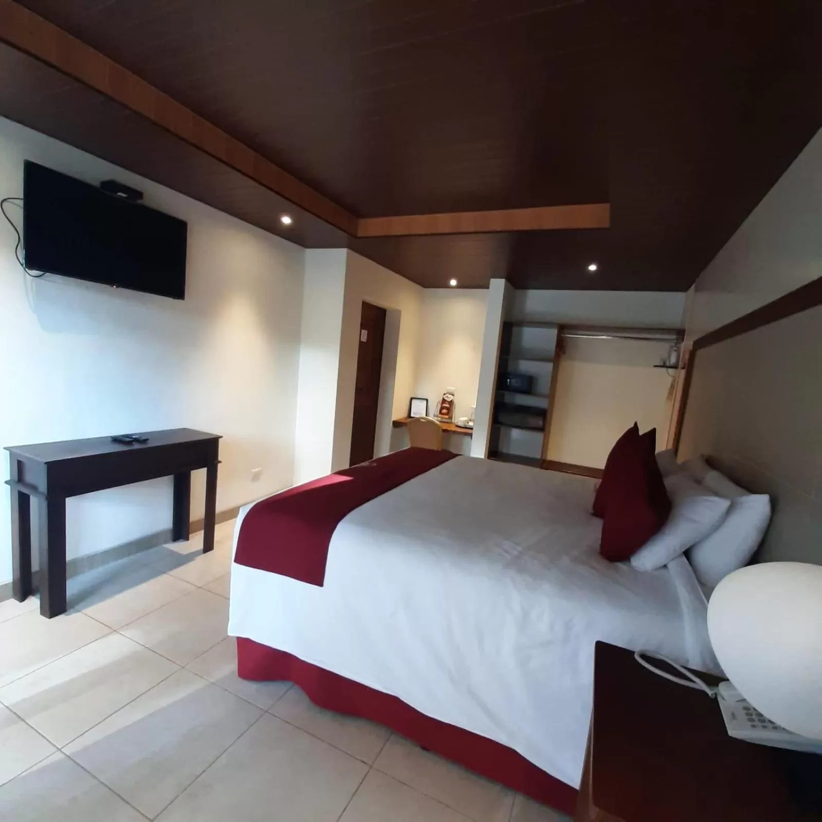 Photo of the whole room, Bed in HOTEL Y RESTAURANTE HACIENDA LOS VOLCANES