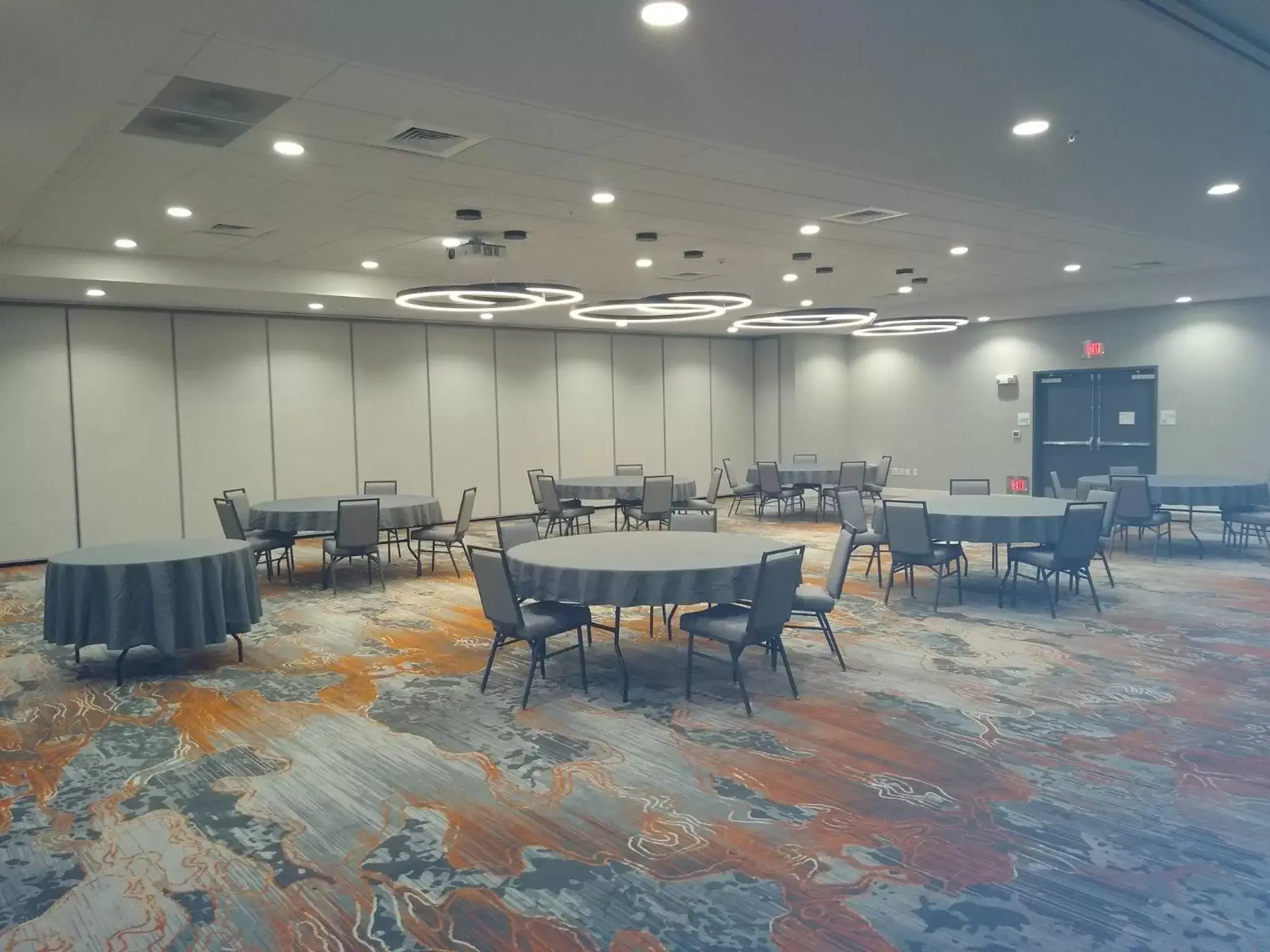 Meeting/conference room in Holiday Inn - Kansas City - Northeast, an IHG Hotel