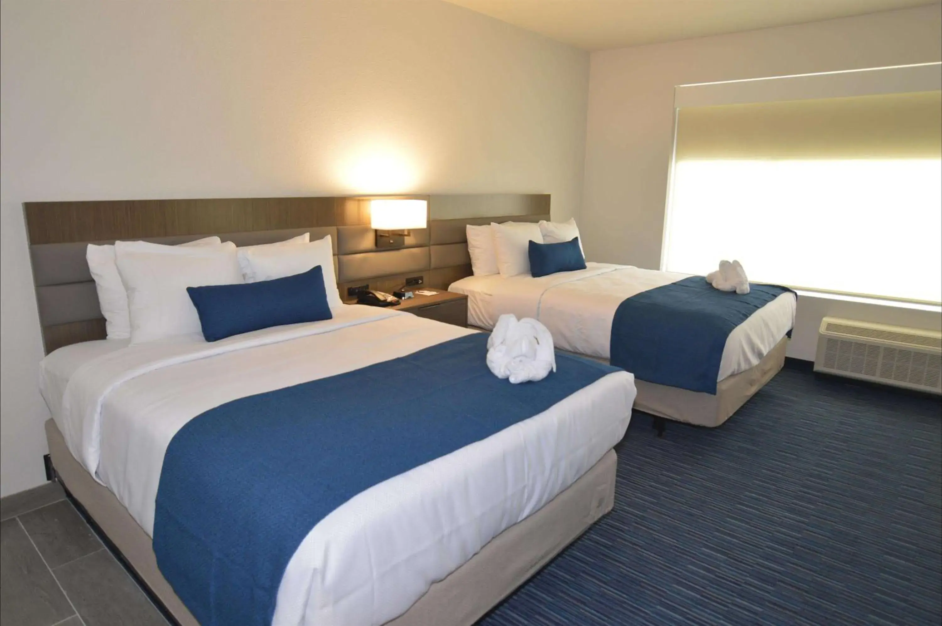 Photo of the whole room, Bed in Best Western Plus Executive Residency Austin