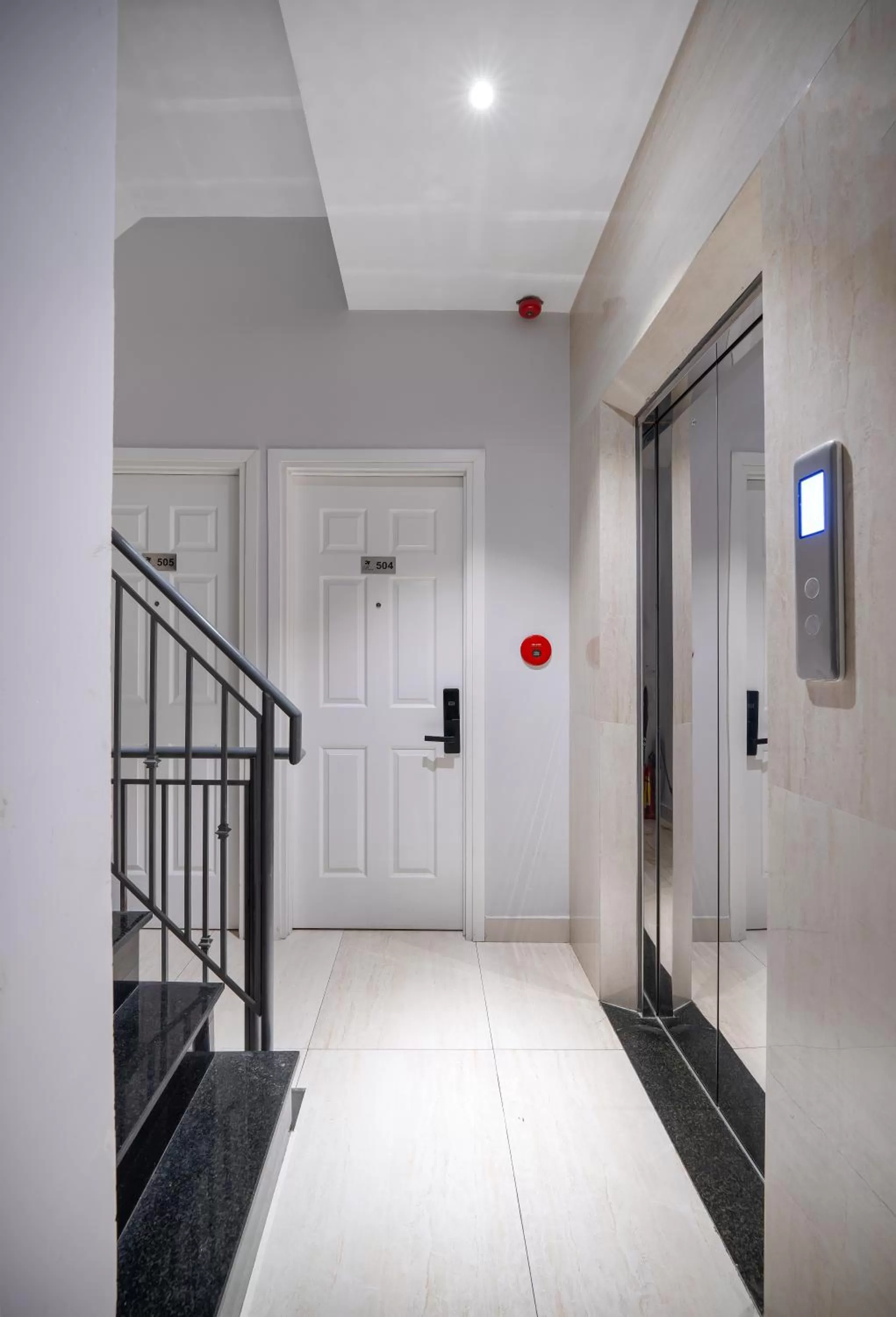 elevator in Mari Queen Hotel - Bui Thi Xuan