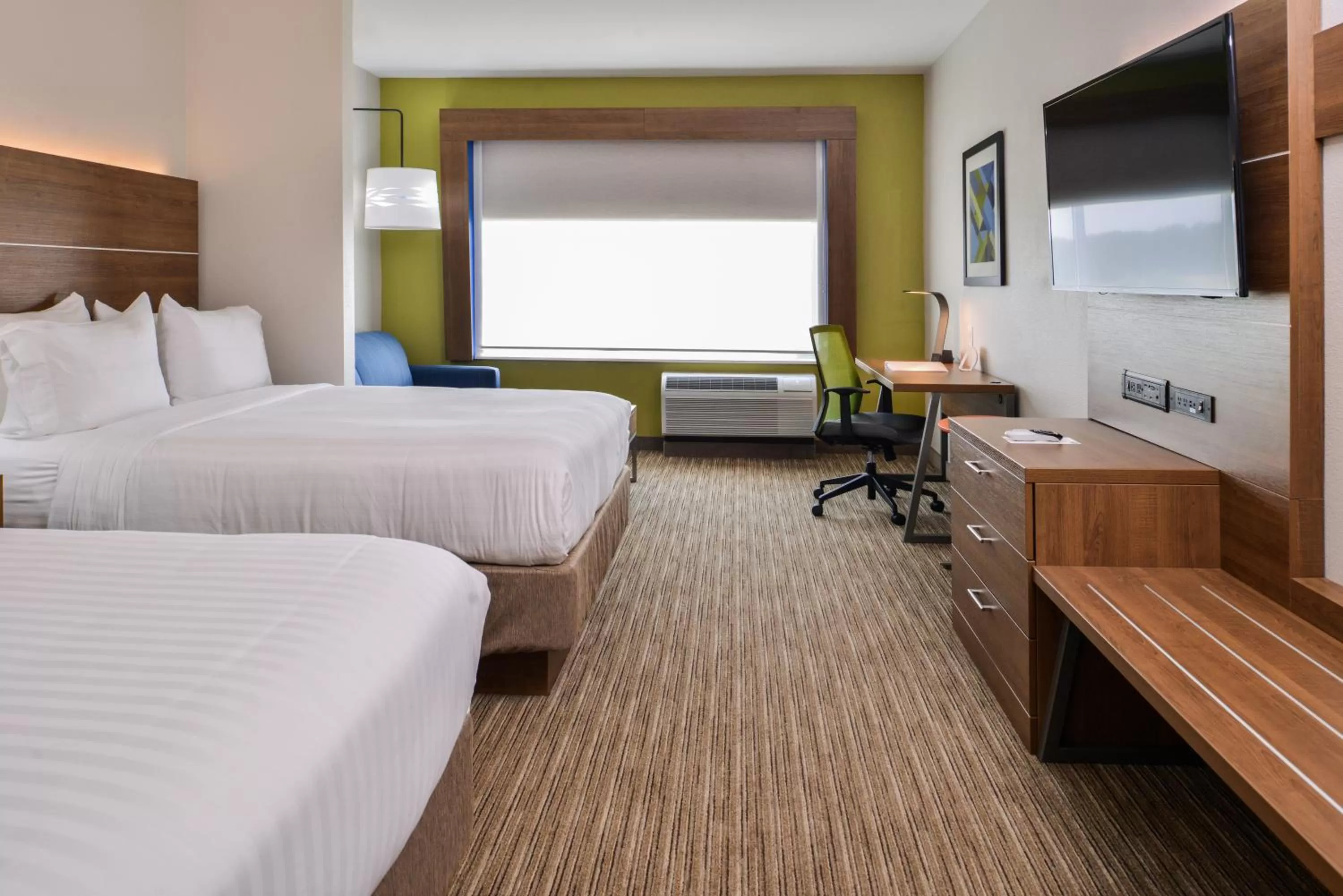 Photo of the whole room, Bed in Holiday Inn Express & Suites - Siloam Springs by IHG