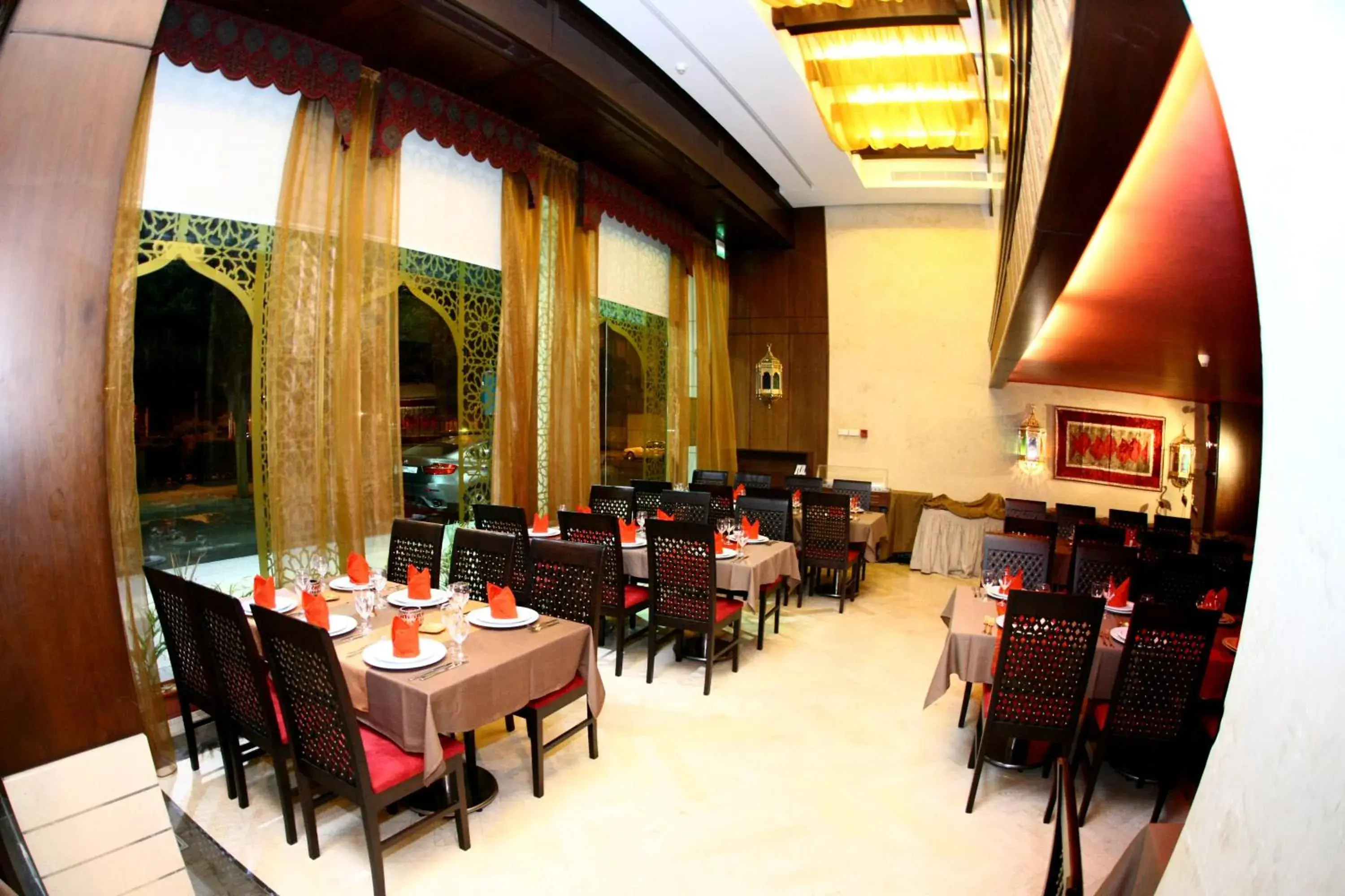 Restaurant/Places to Eat in Markazia Suites