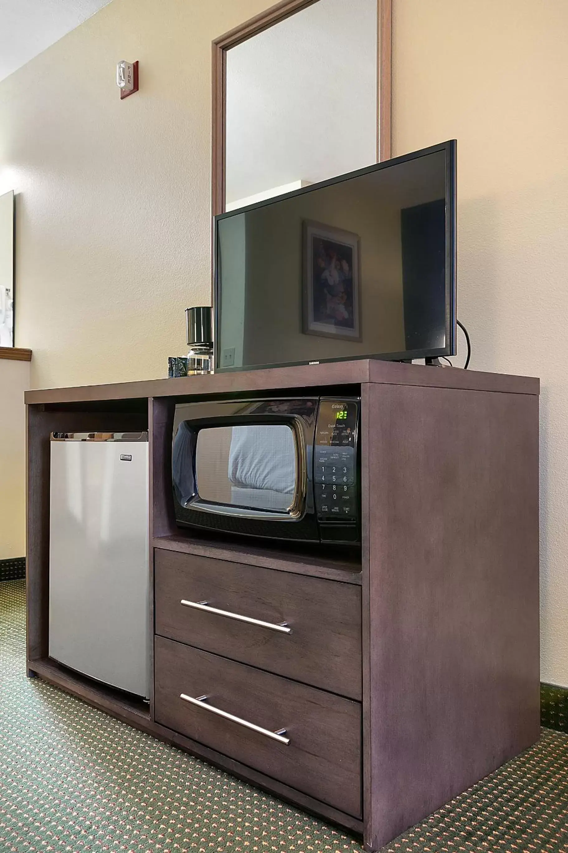 TV and multimedia, TV/Entertainment Center in Days Inn by Wyndham Ellensburg