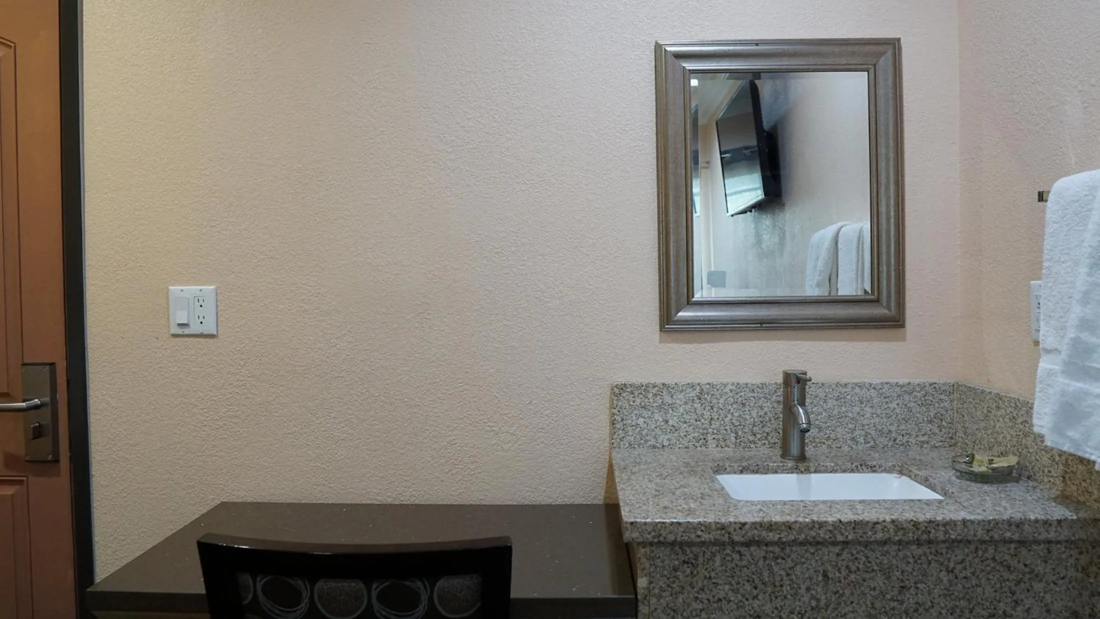 Holly Crest Hotel - Los Angeles, LAX Airport