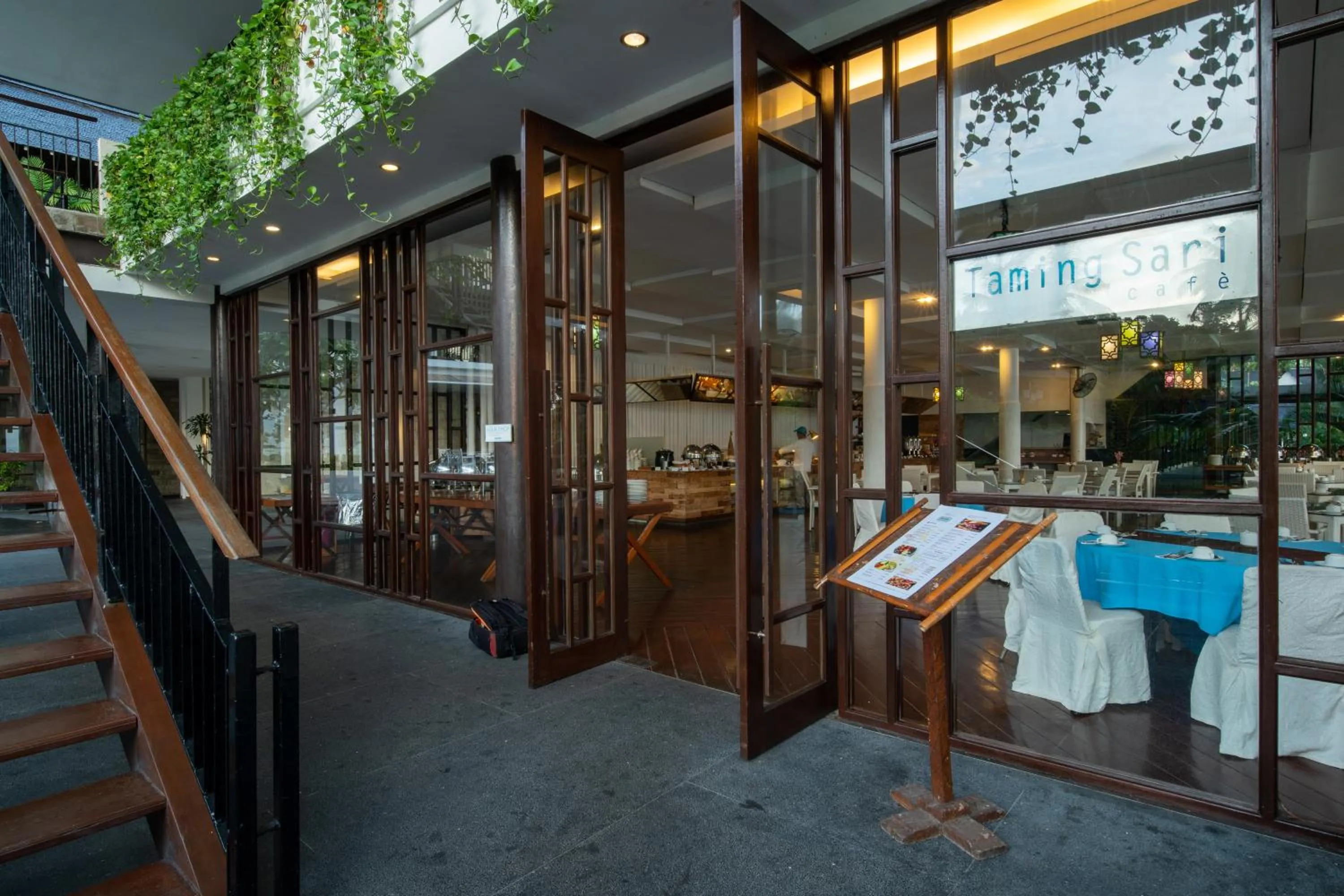 Restaurant/places to eat in Turi Beach Resort