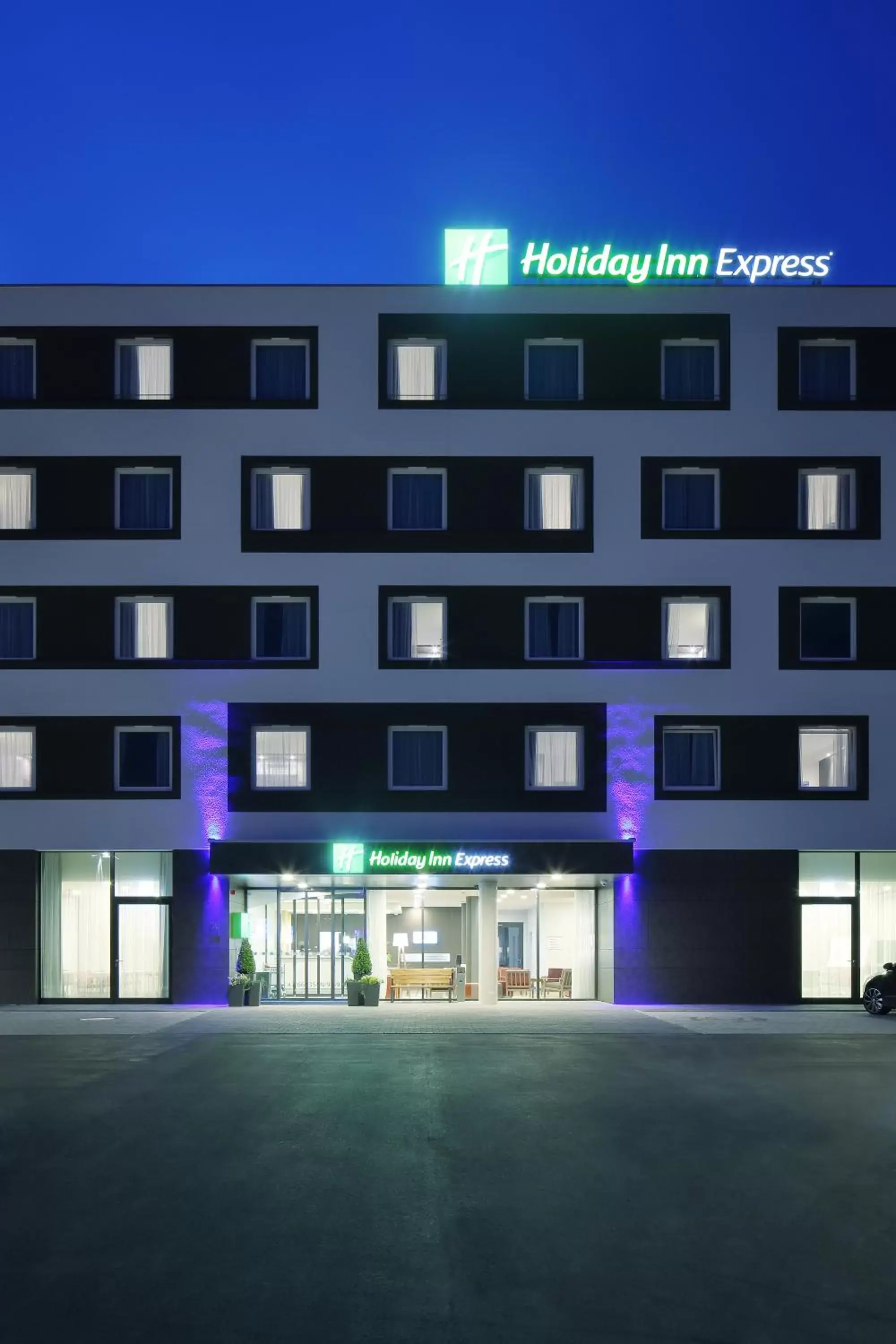 Property Building in Holiday Inn Express Friedrichshafen, an IHG Hotel