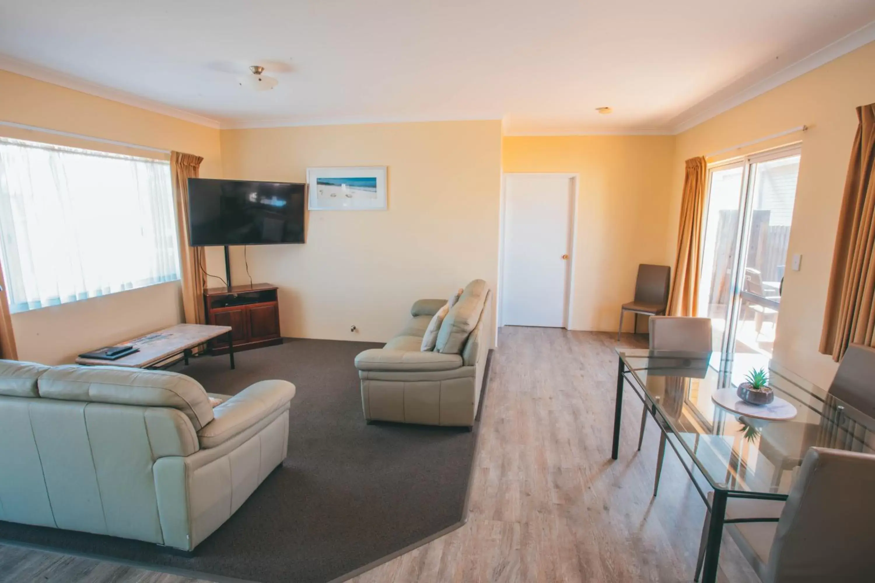 Living room, Seating Area in Gale Street Motel & Villas