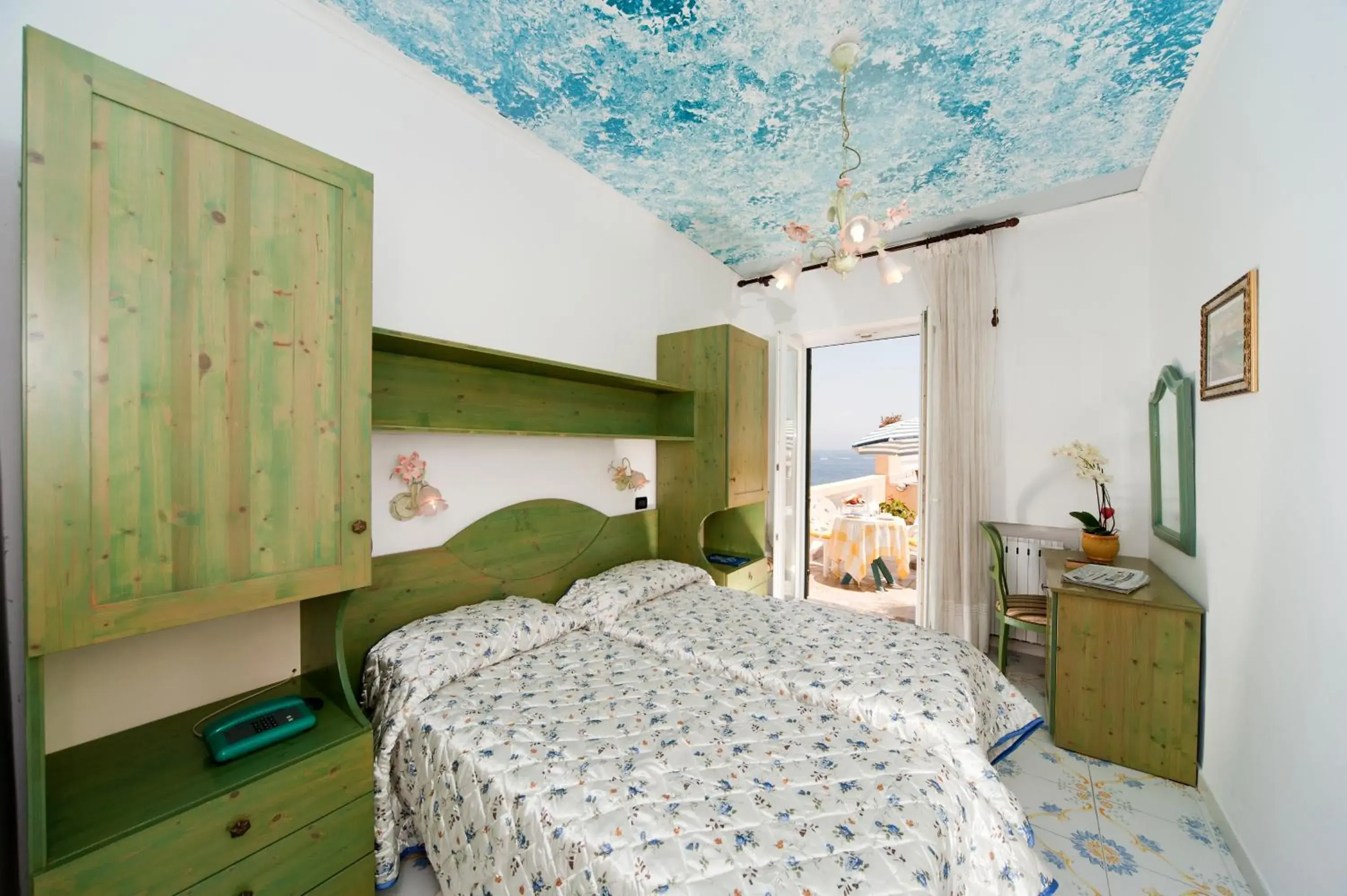 Superior Double Room with Sea View in Hotel Giardino Delle Ninfe E La Fenice