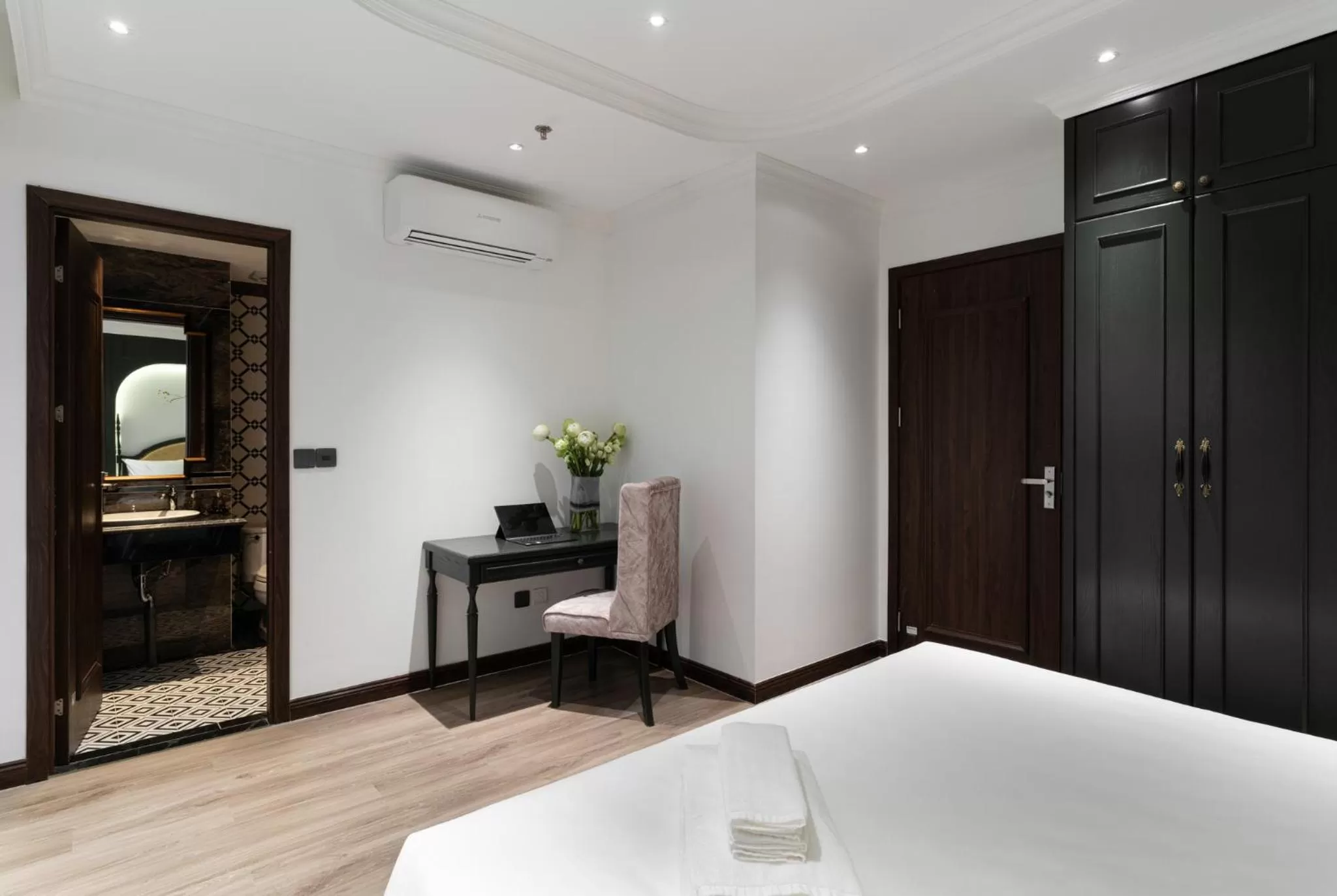 Bedroom, Bed in Paradise Suites Nguyen Khuyen