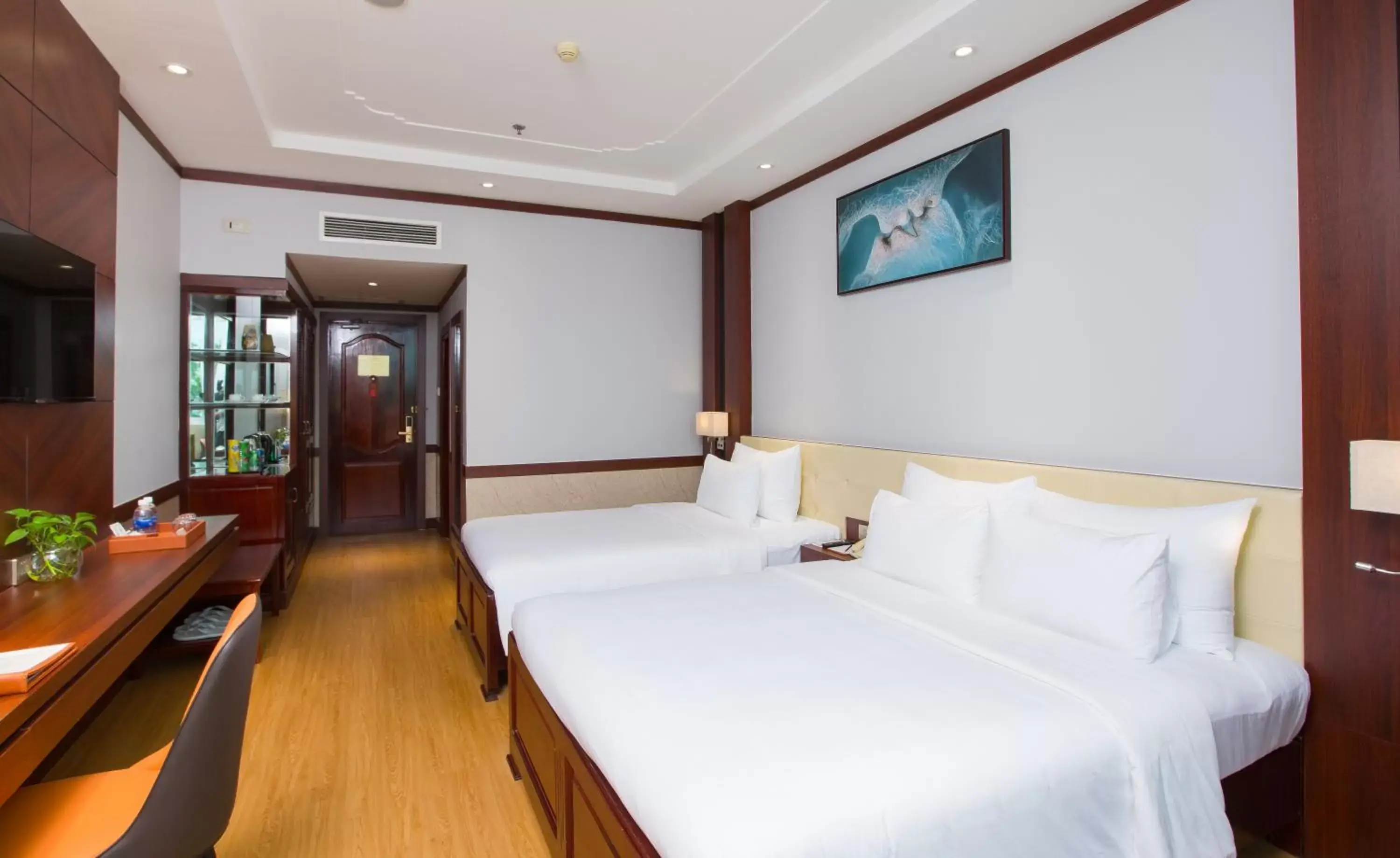 Superior Triple Room with City View in Van Phat Riverside Hotel