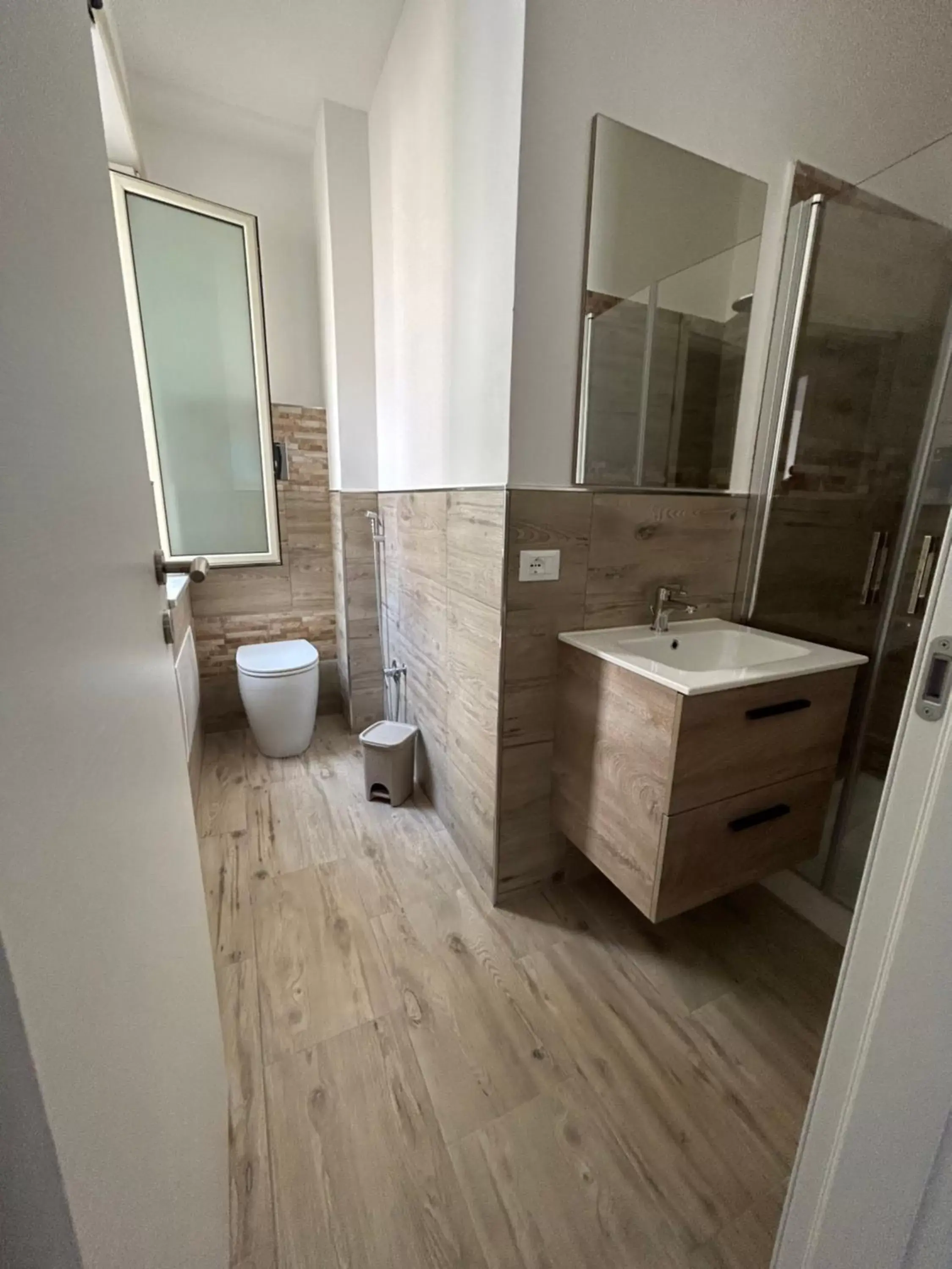 Shower, Bathroom in Aqua B&B - Rooms and Apartments