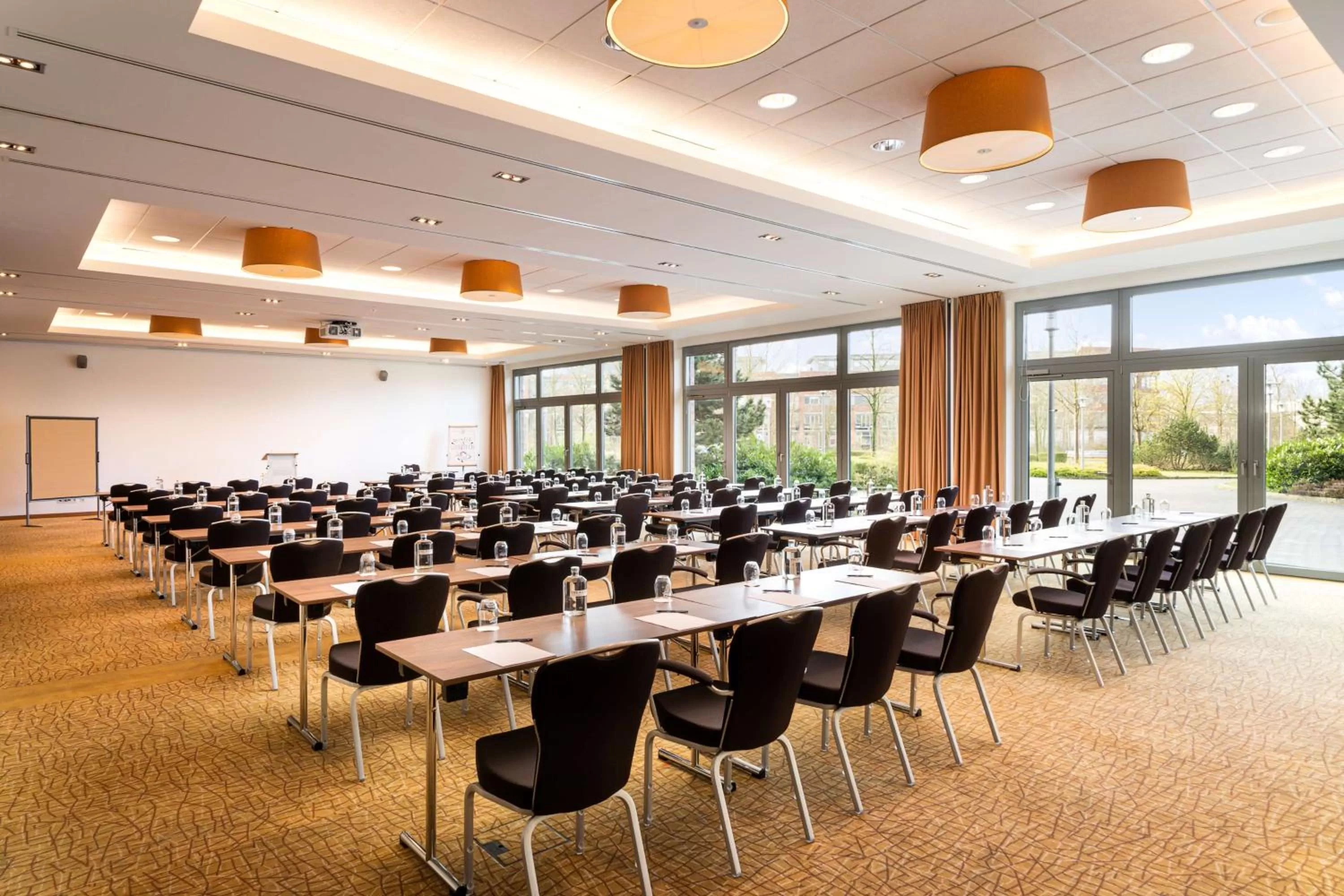 Meeting/conference room in elaya hotel hamburg finkenwerder