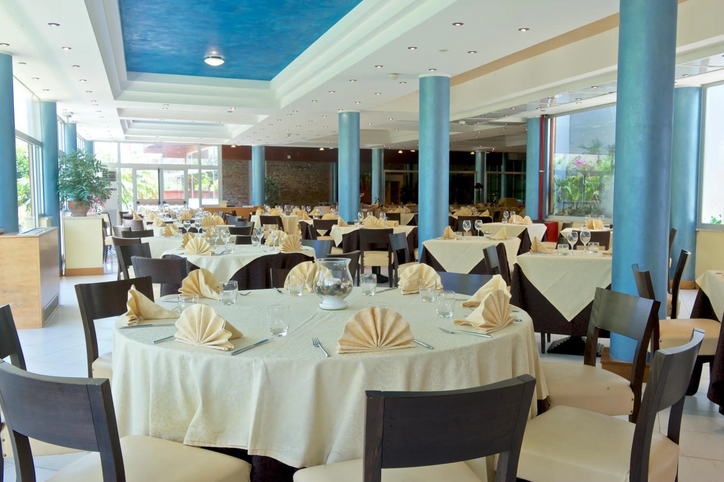 Restaurant/places to eat in Albergo Mediterraneo