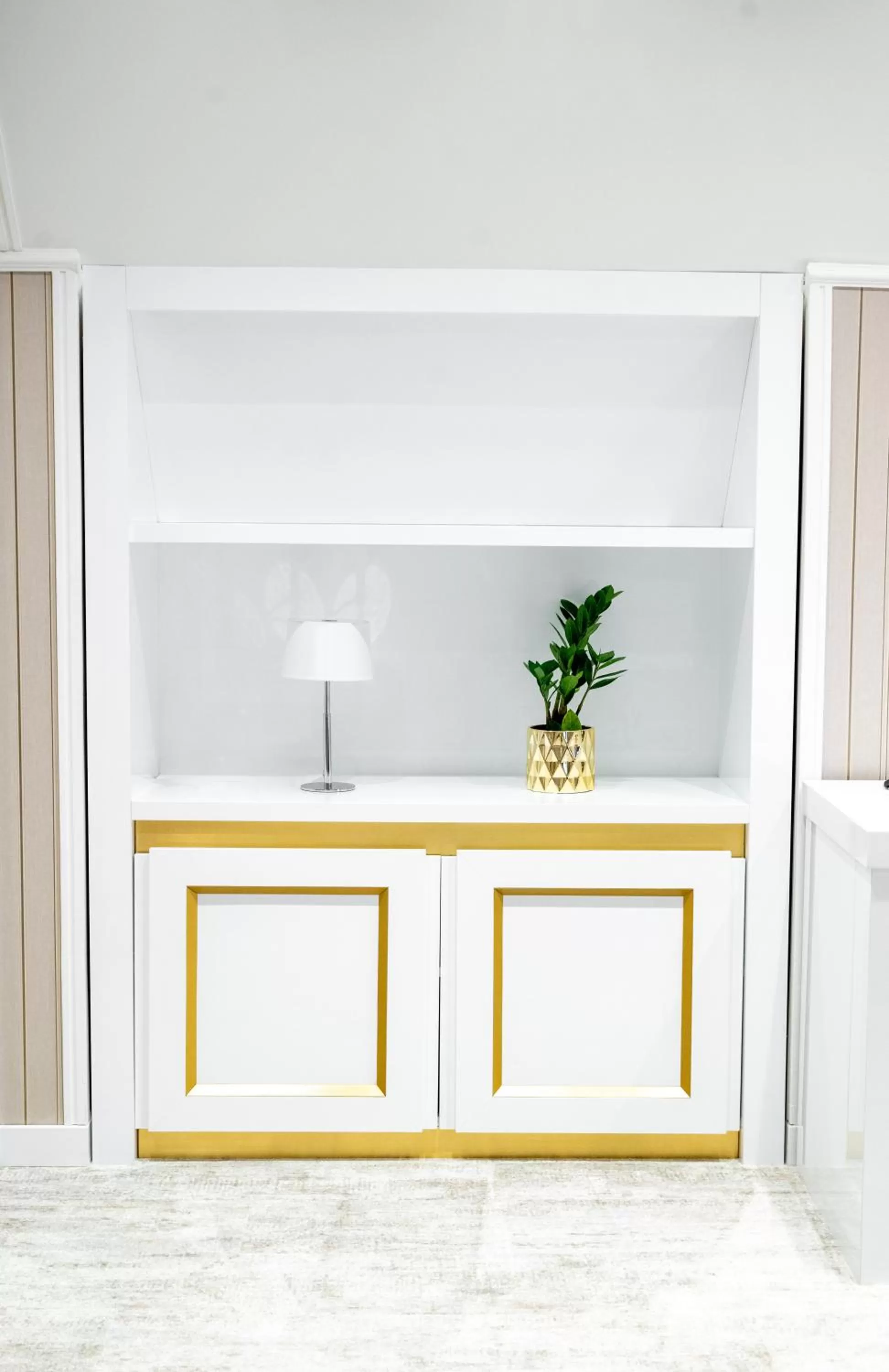 hair dresser in Queen Palace