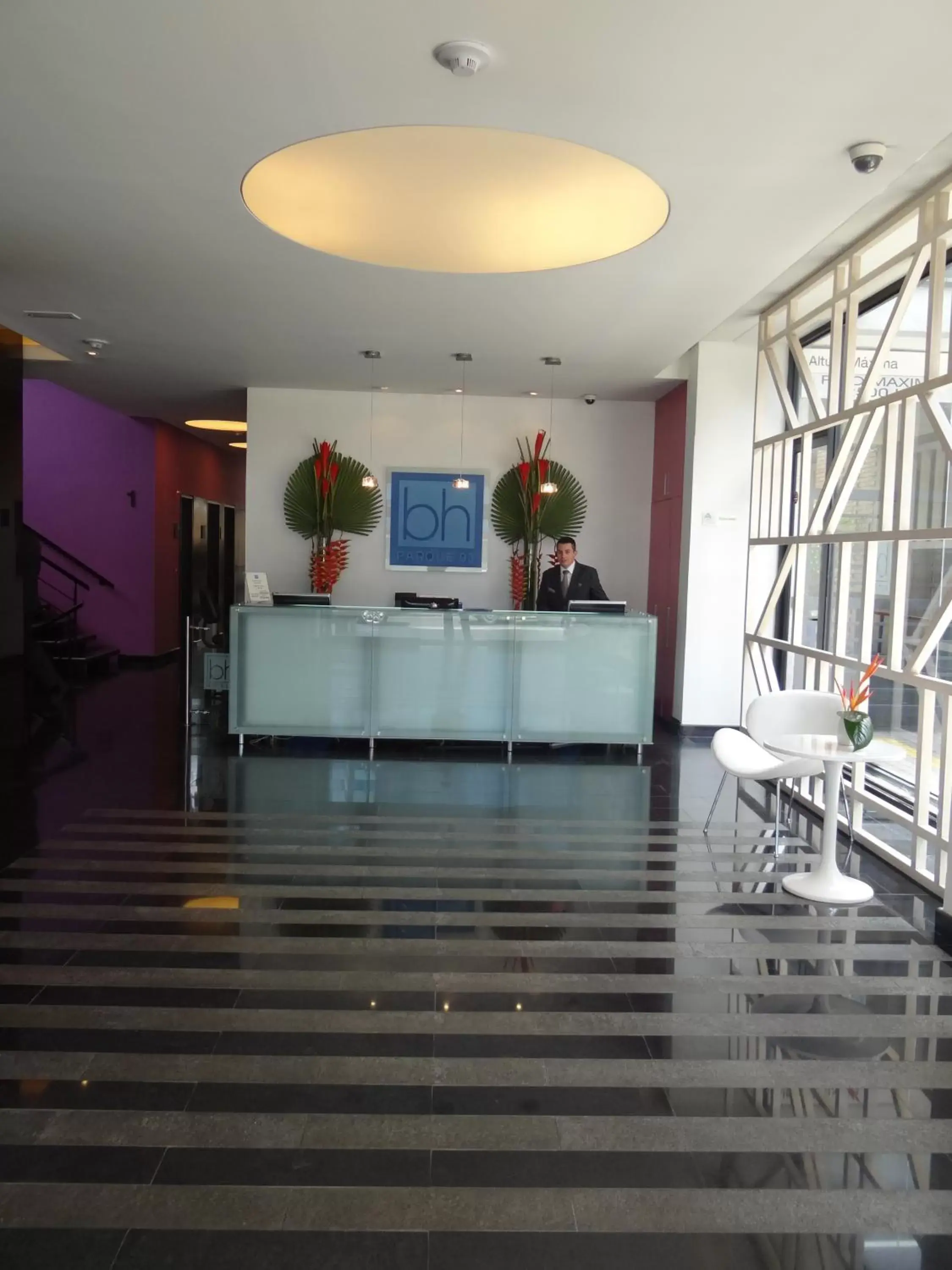 Lobby or reception in Hotel bh Parque 93