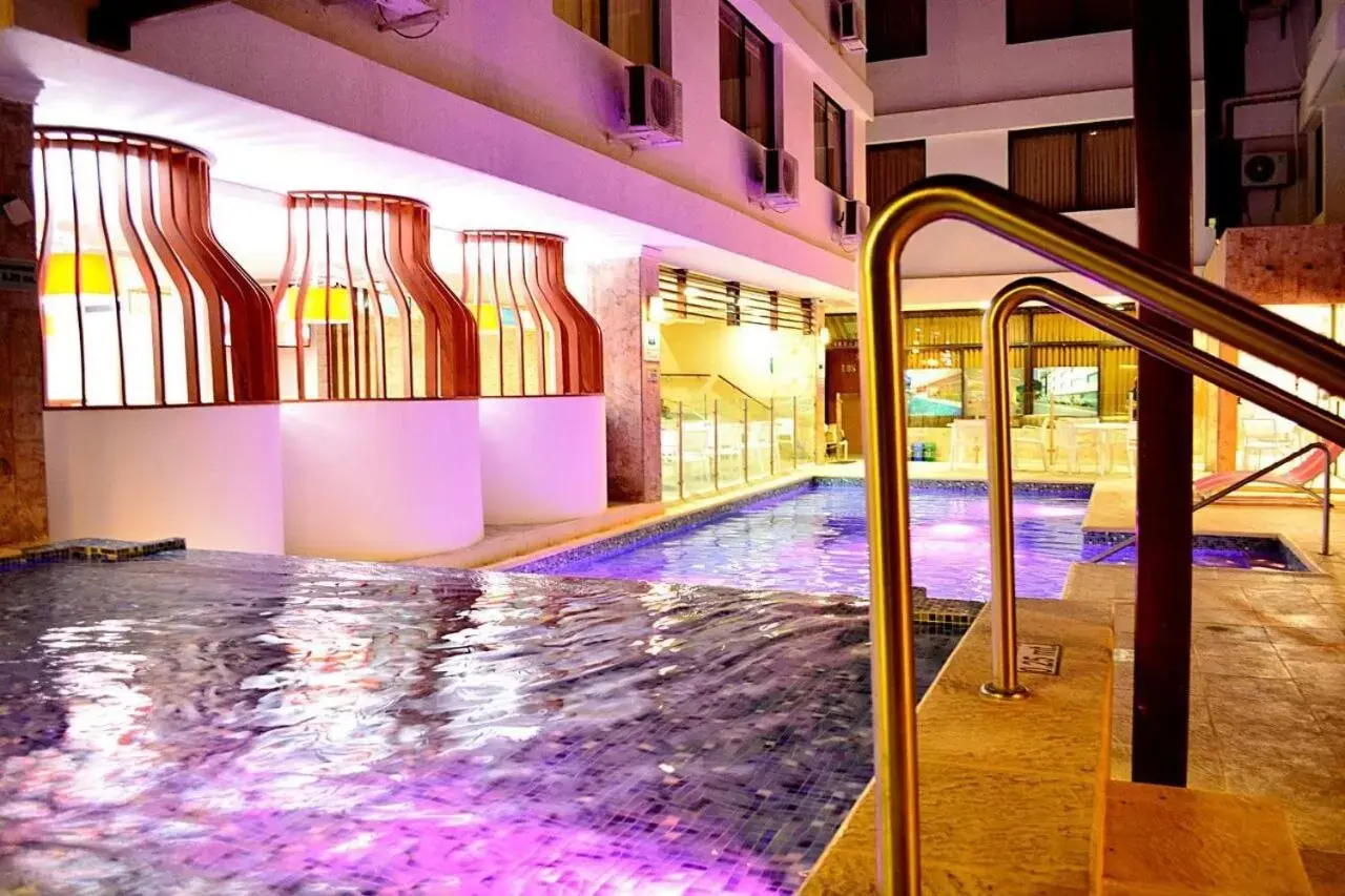 Swimming Pool in Hotel La Riviera