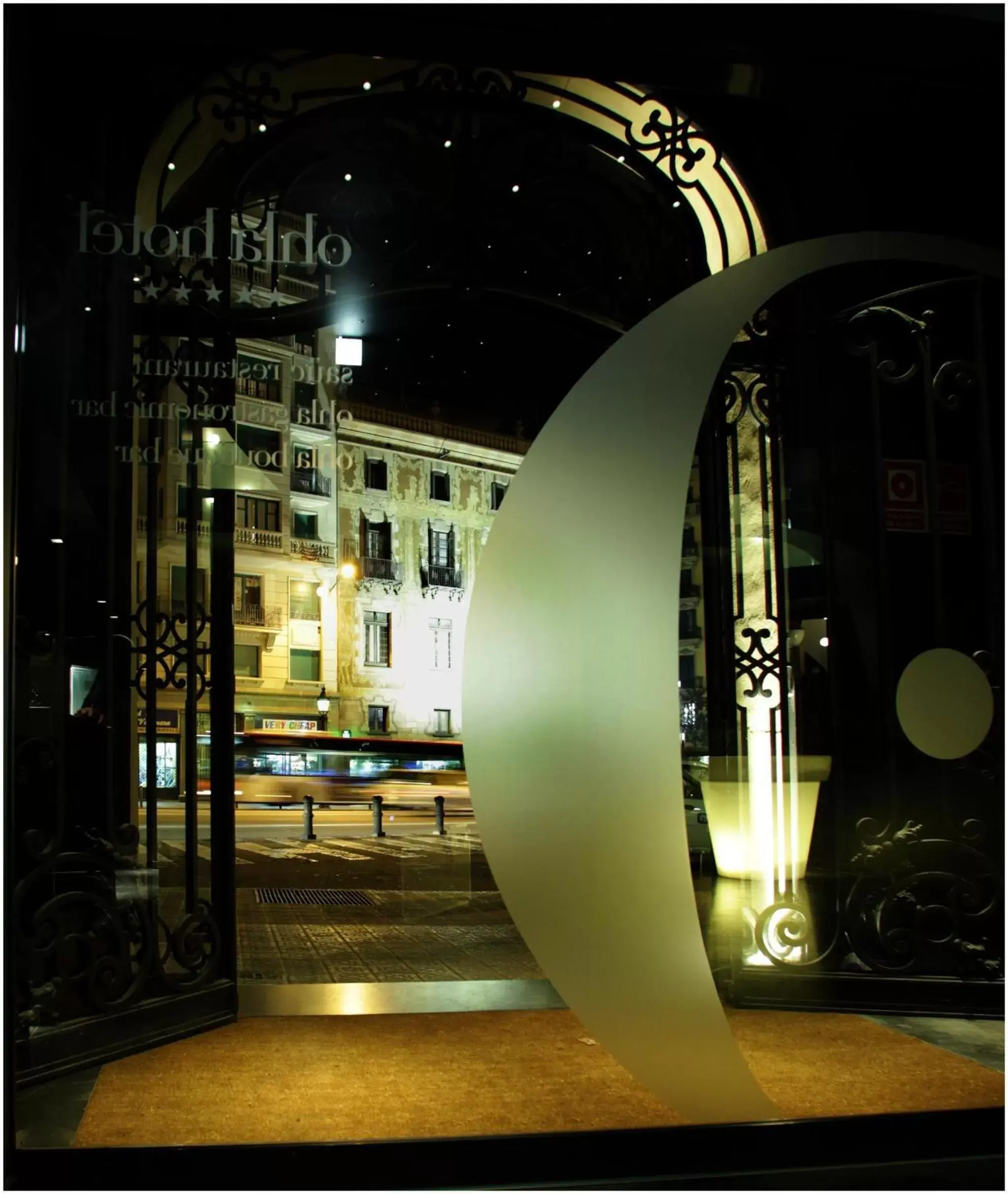 Facade/entrance in Ohla Barcelona