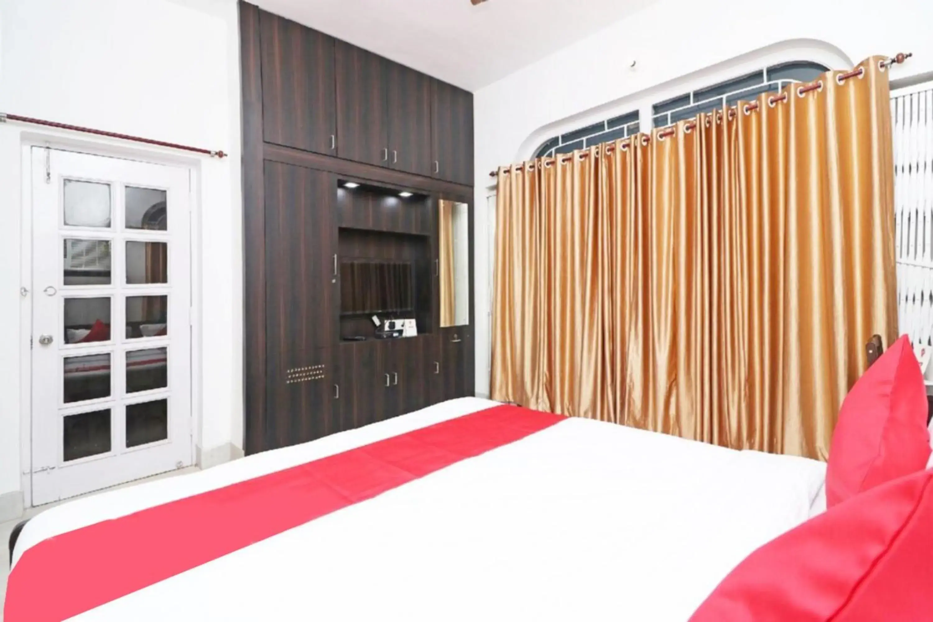 Bed in Goroomgo Manurama Stay Ruby Kolkata