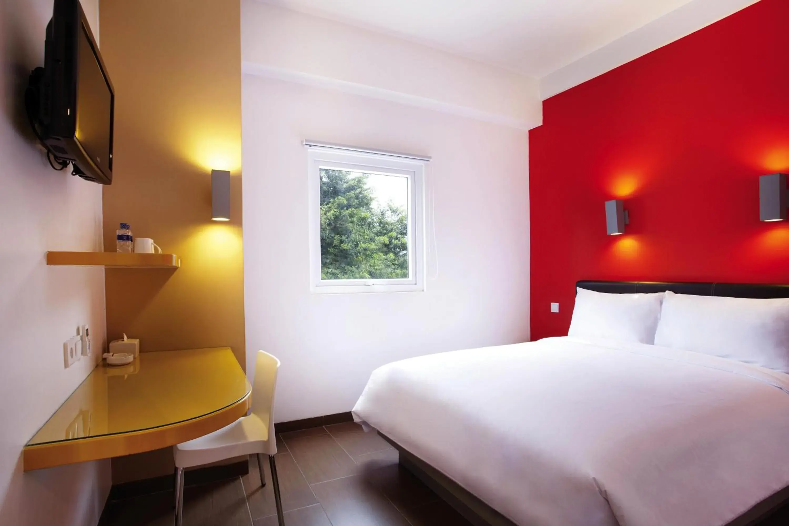 Bedroom, Bed in Amaris Hotel Madiun Bedroom, Bed in Amaris Hotel Madiun