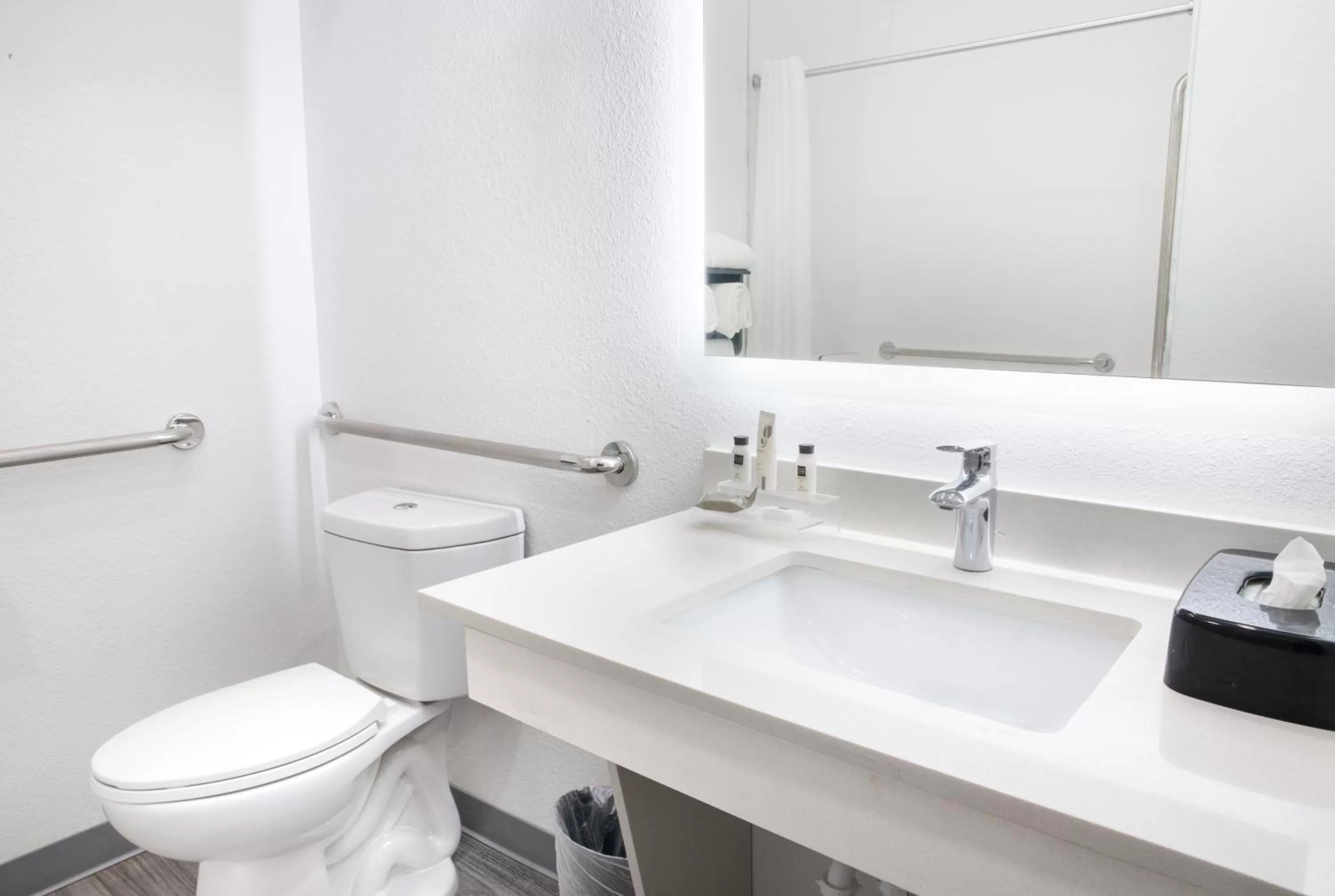 Toilet in Country Inn & Suites by Radisson, Columbus West, OH