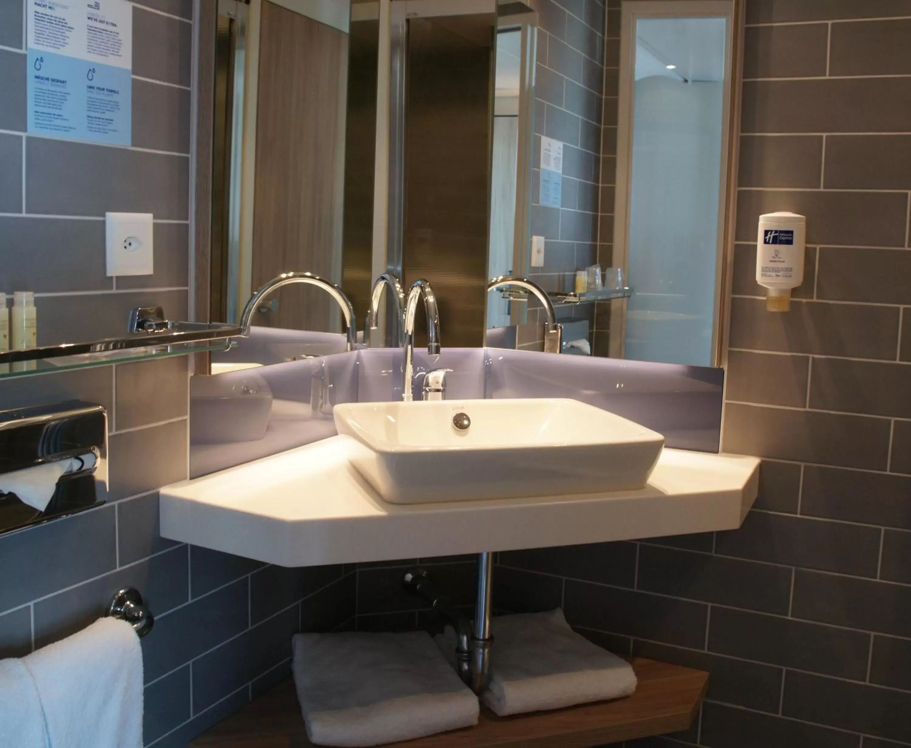 Photo of the whole room, Bathroom in Holiday Inn Express Zürich Airport, an IHG Hotel