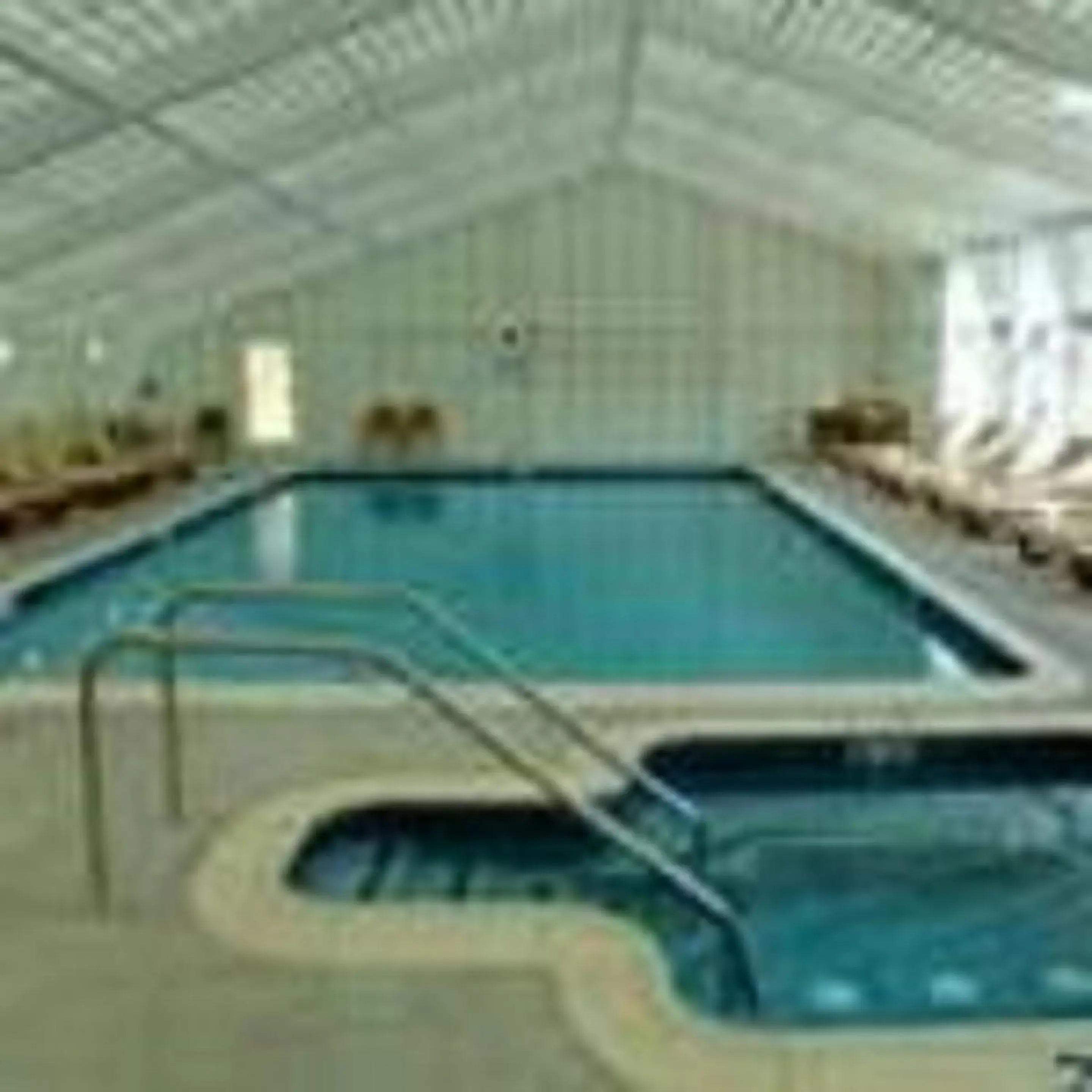Swimming Pool in Rivergreen Resort