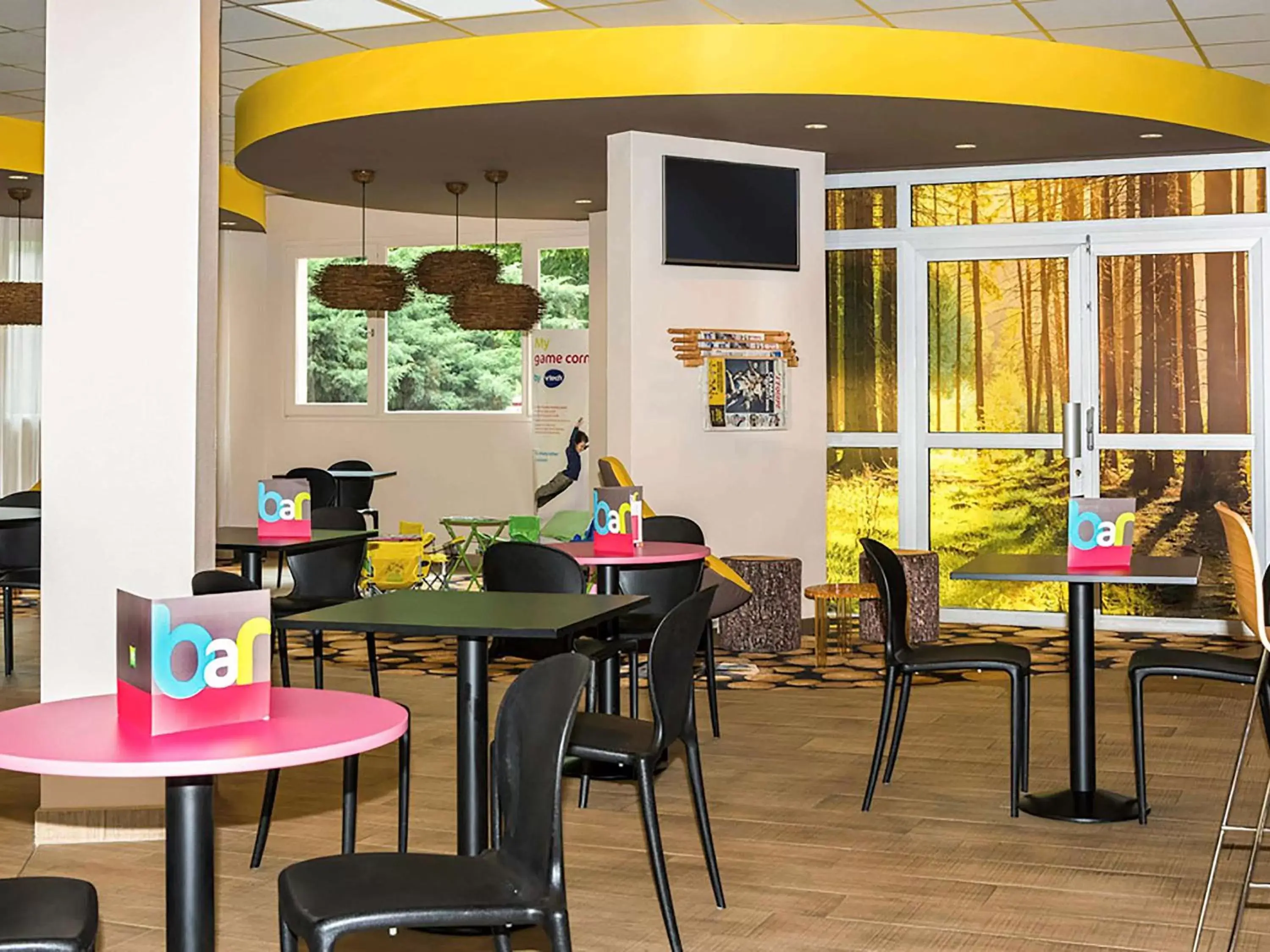 Lounge or bar, Restaurant/Places to Eat in ibis styles Dax Centre