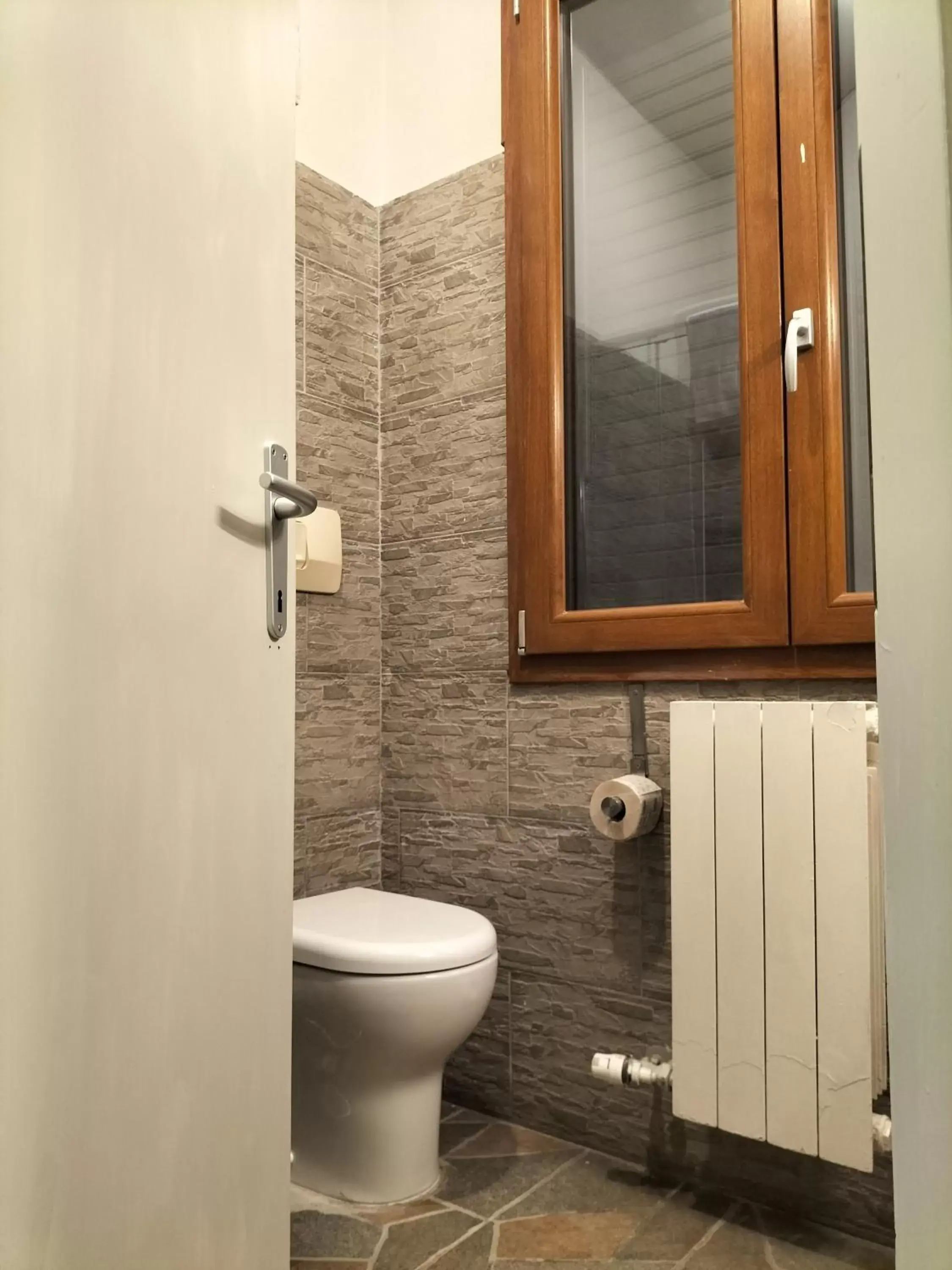 Toilet, Bathroom in Hotel Camilla Guelfa