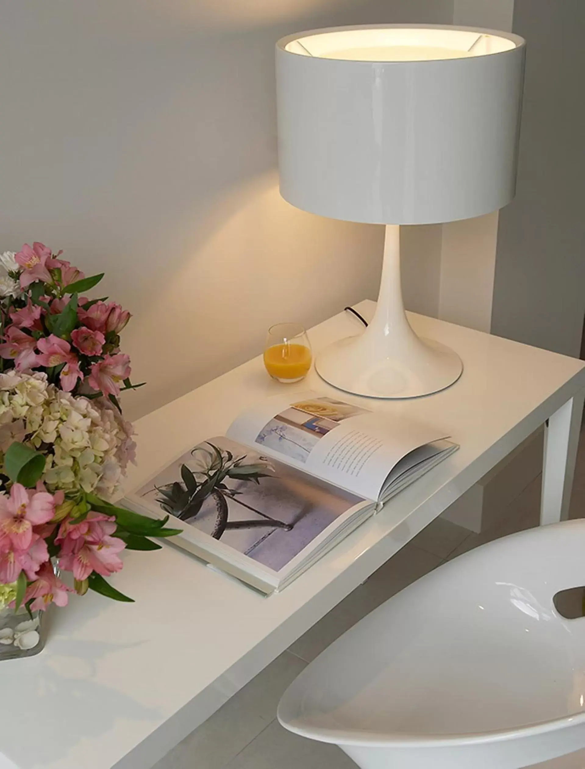 Seating area, Kitchen/Kitchenette in Les Sables Blancs