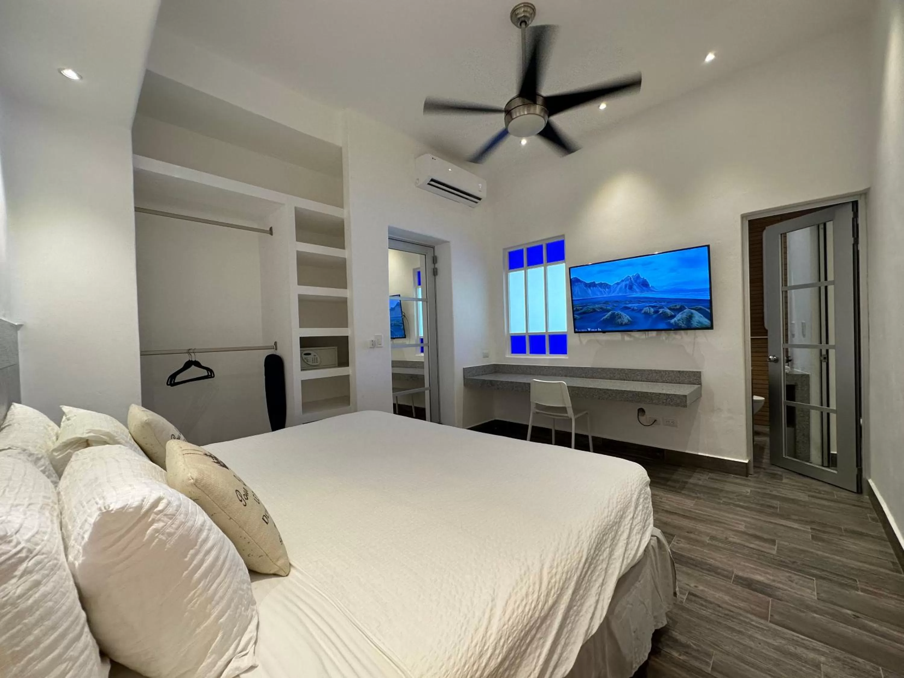 Bed in Casa Tortugas Boutique Hotel - CANCUN Hidden Gem