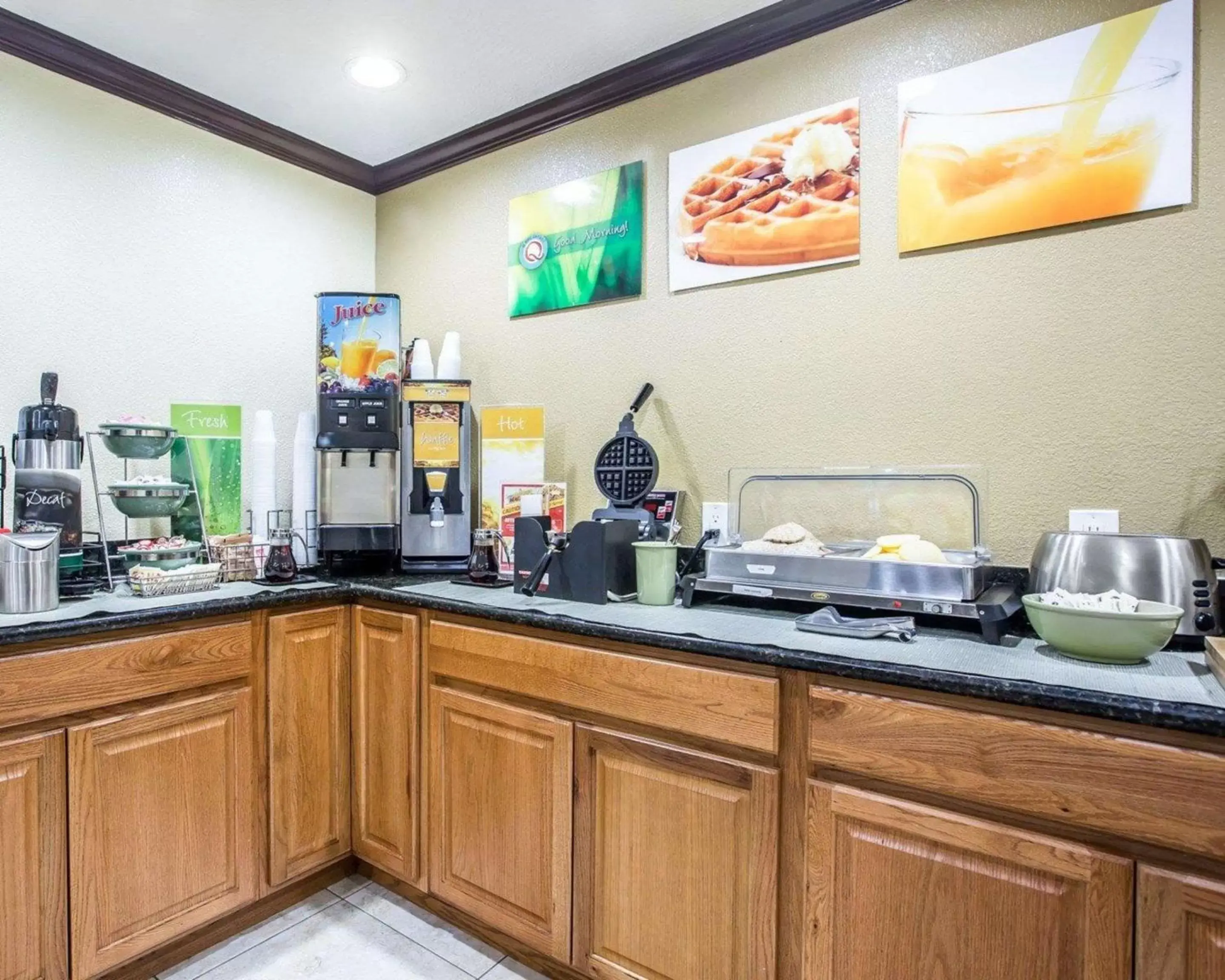 Restaurant/places to eat in Quality Inn San Diego I-5 Naval Base Restaurant/places to eat in Quality Inn San Diego I-5 Naval Base