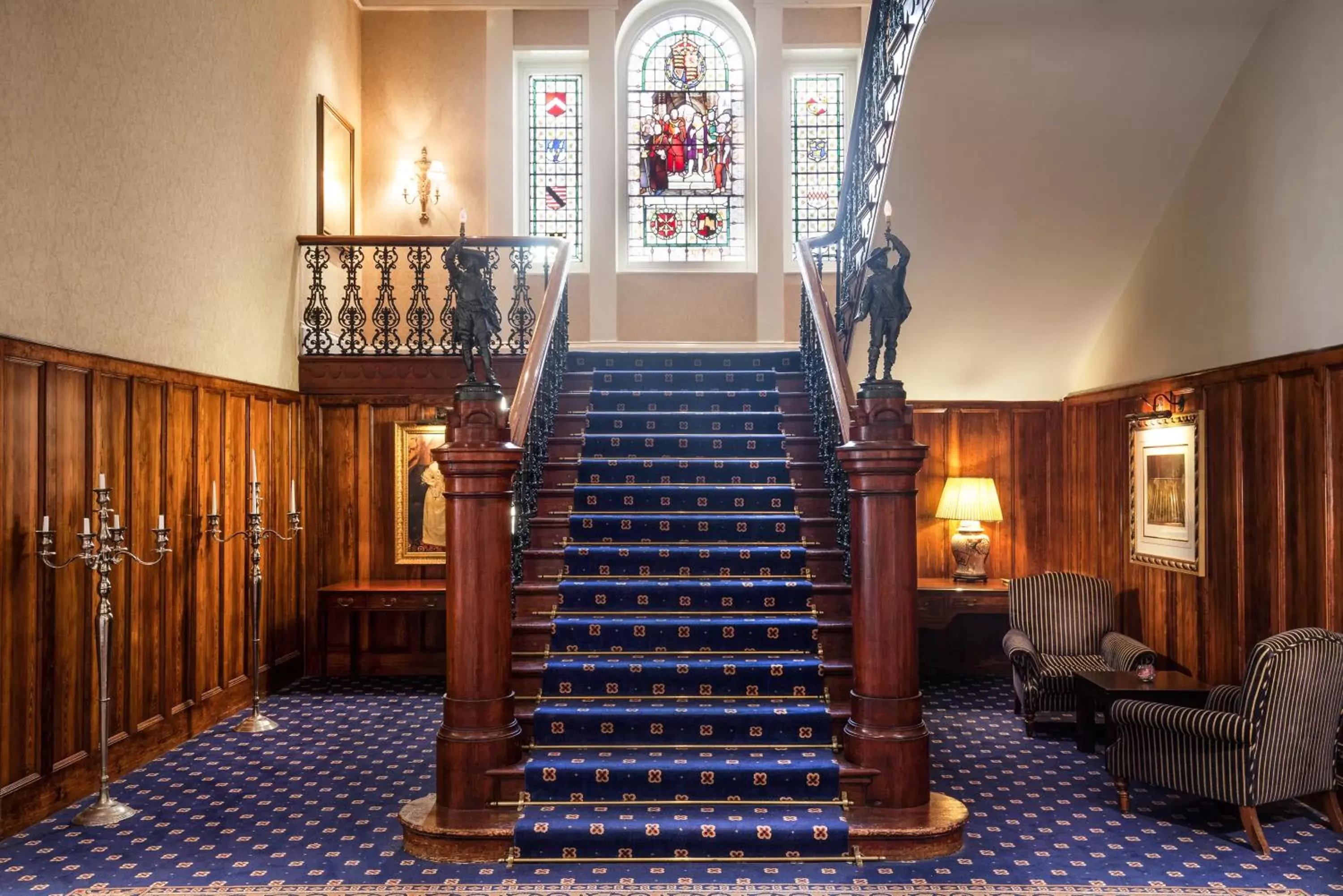 Lobby or reception in Mercure Exeter Rougemont Hotel