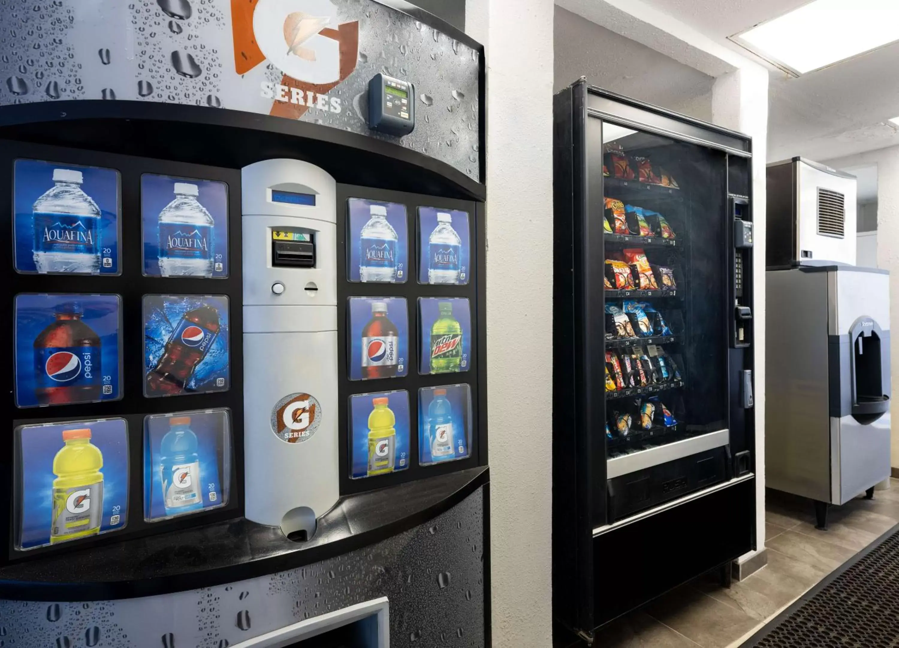 Property building in Motel 6-Goleta, CA - Santa Barbara Property building in Motel 6-Goleta, CA - Santa Barbara