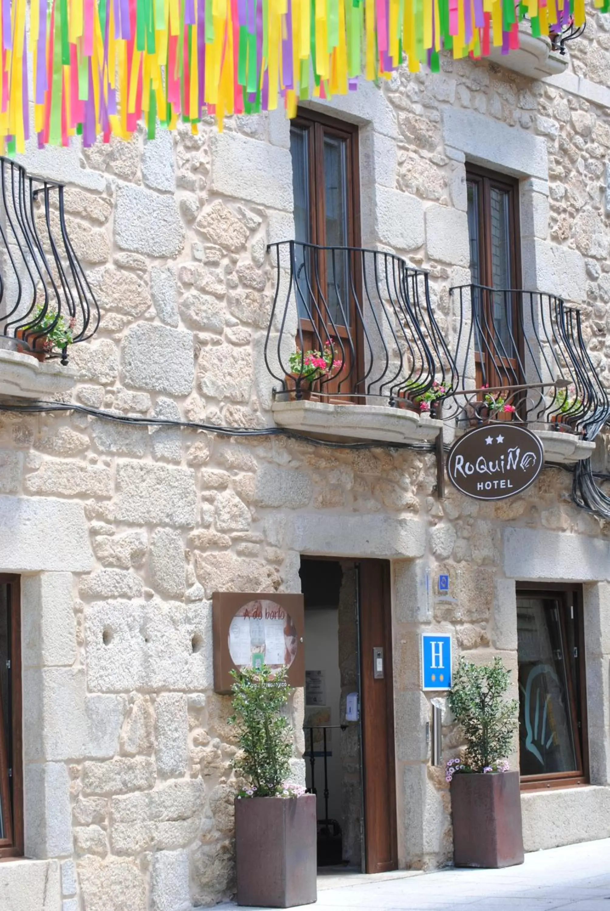 Facade/entrance, Property Logo/Sign in Hotel Roquiño