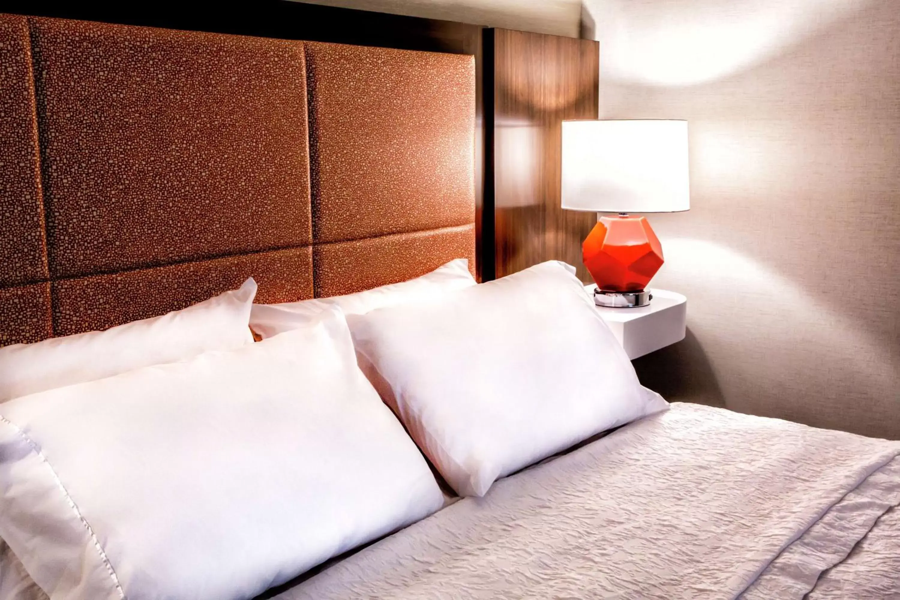 Bed in Hampton Inn & Suites Staten Island Bed in Hampton Inn & Suites Staten Island