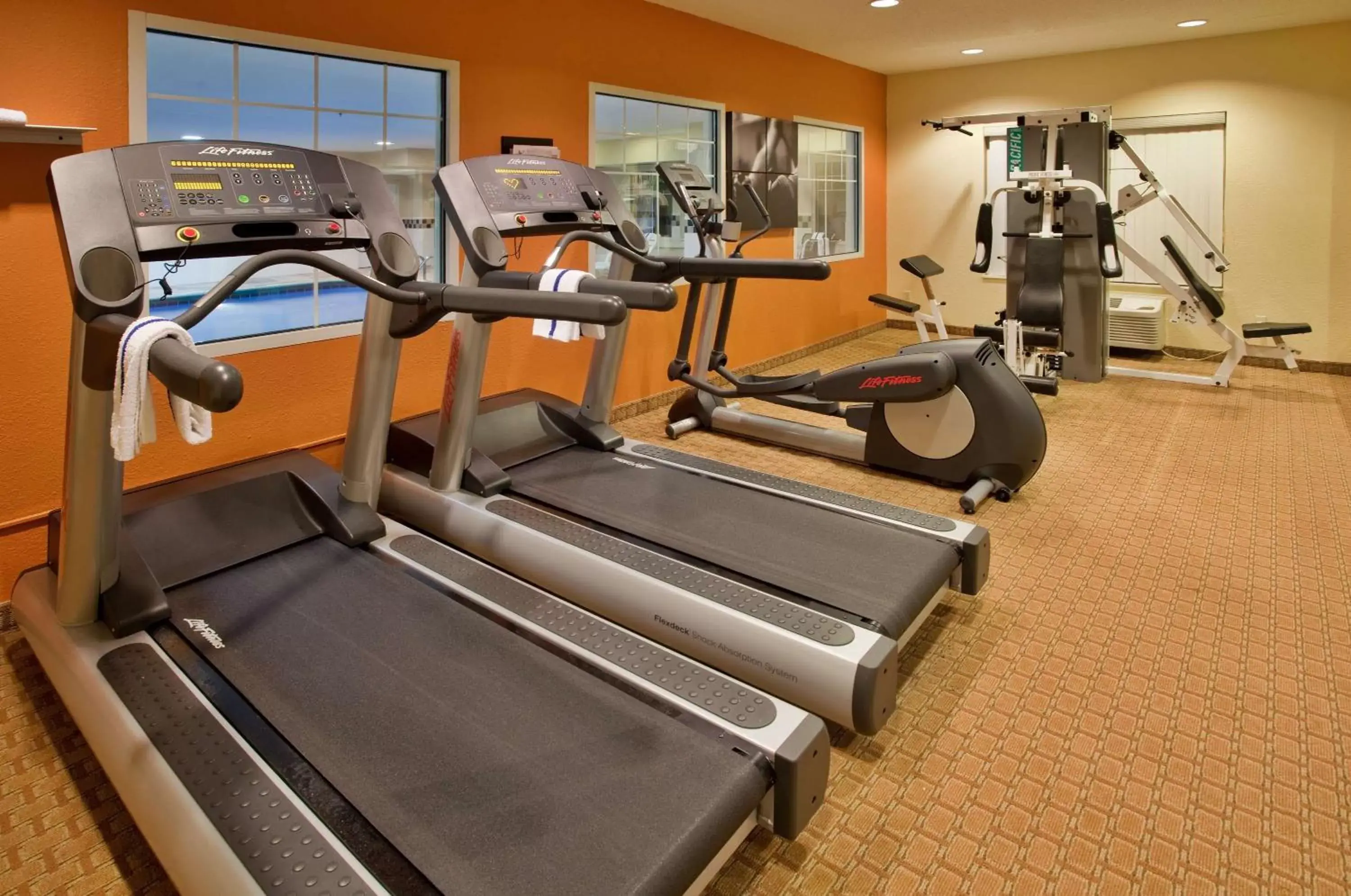 Activities, Fitness Center/Facilities in Country Inn & Suites by Radisson, Bloomington-Normal West, IL