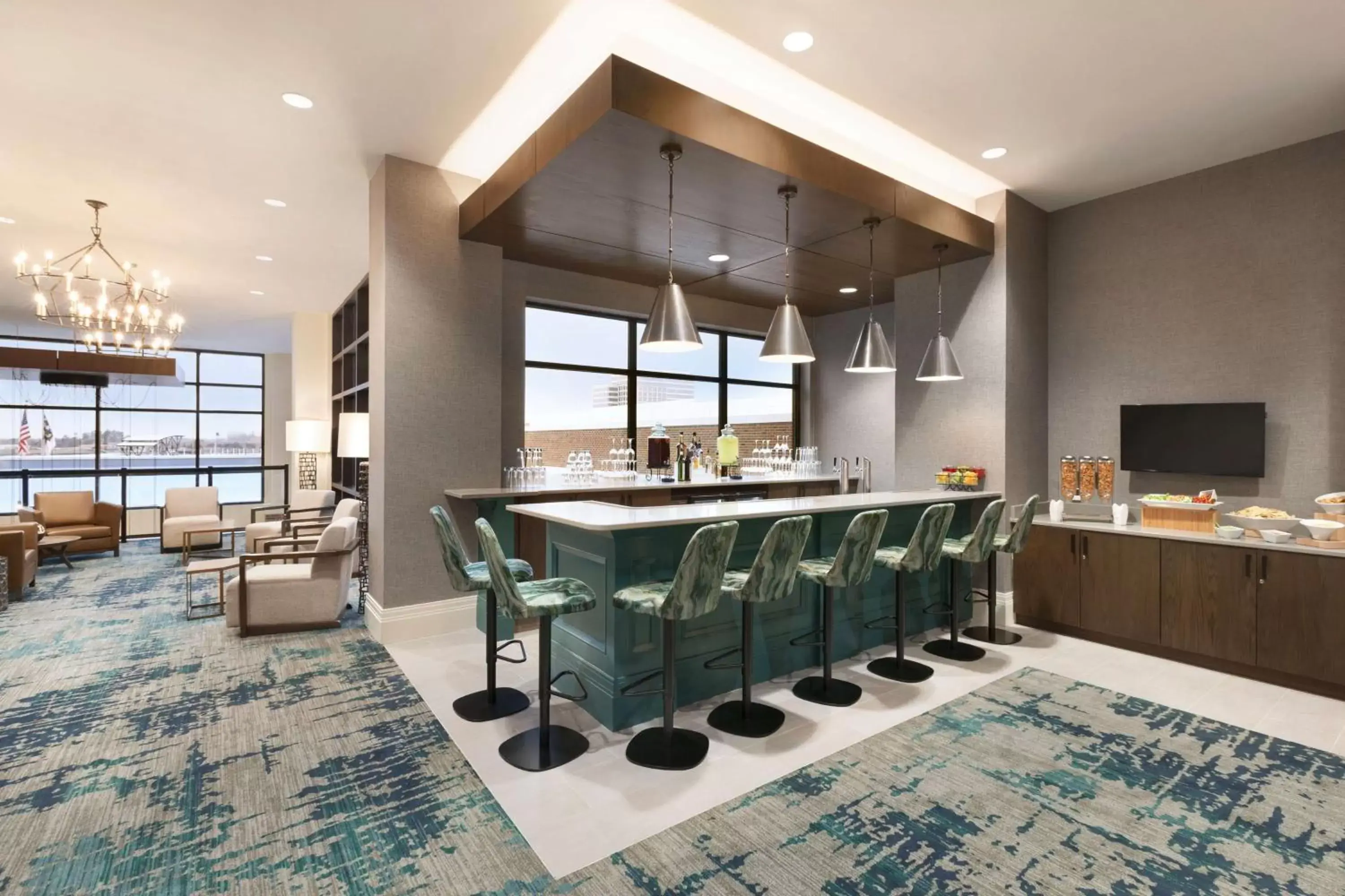Lounge or bar in Embassy Suites By Hilton Wilmington Riverfront