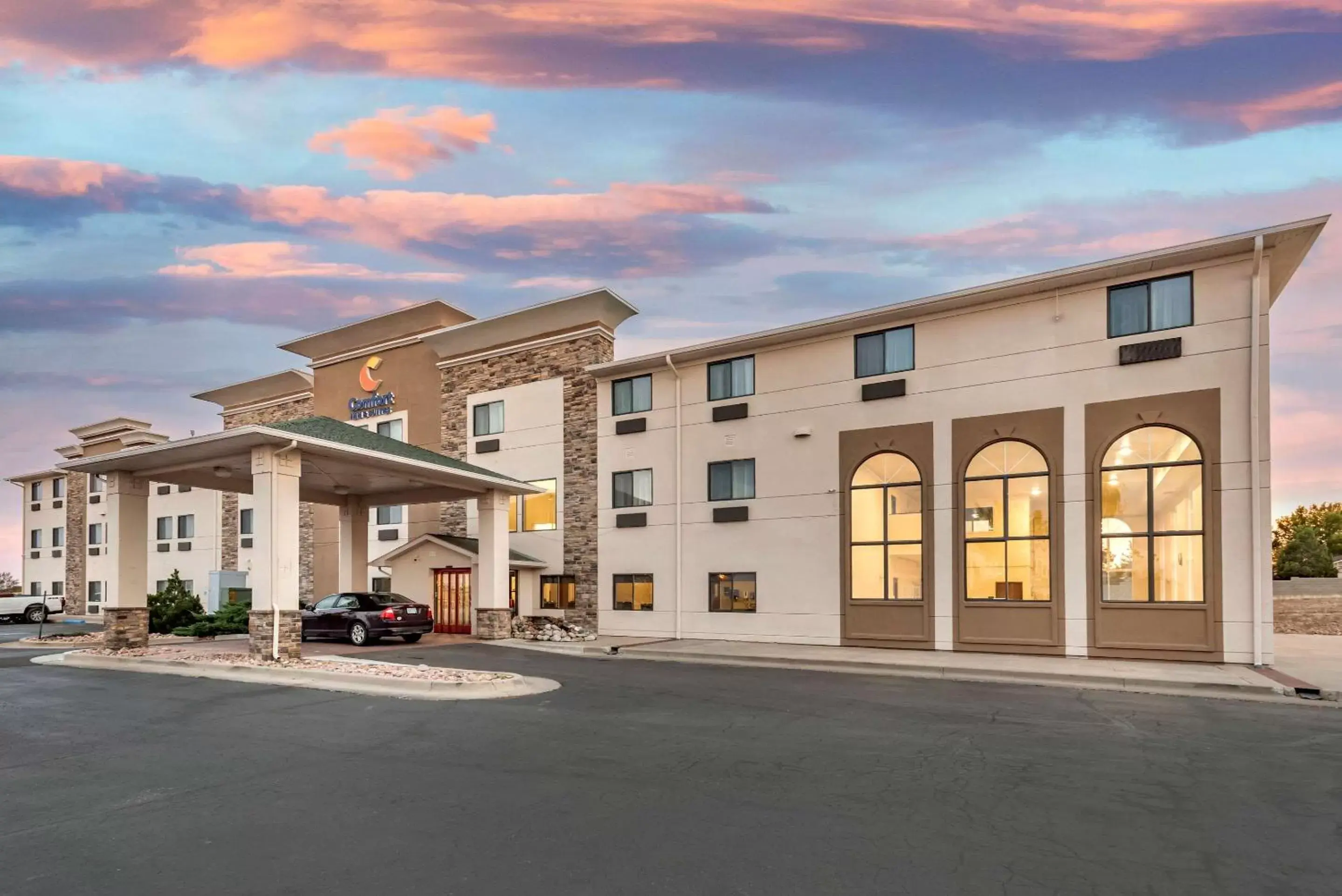 Property Building in Comfort Inn & Suites Pueblo