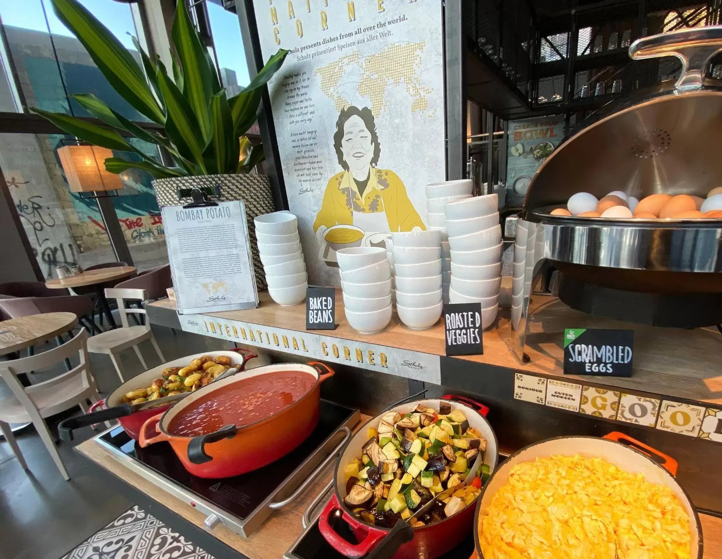 Food and drinks in Schulz Hotel Berlin Wall at the East Side Gallery Food and drinks in Schulz Hotel Berlin Wall at the East Side Gallery