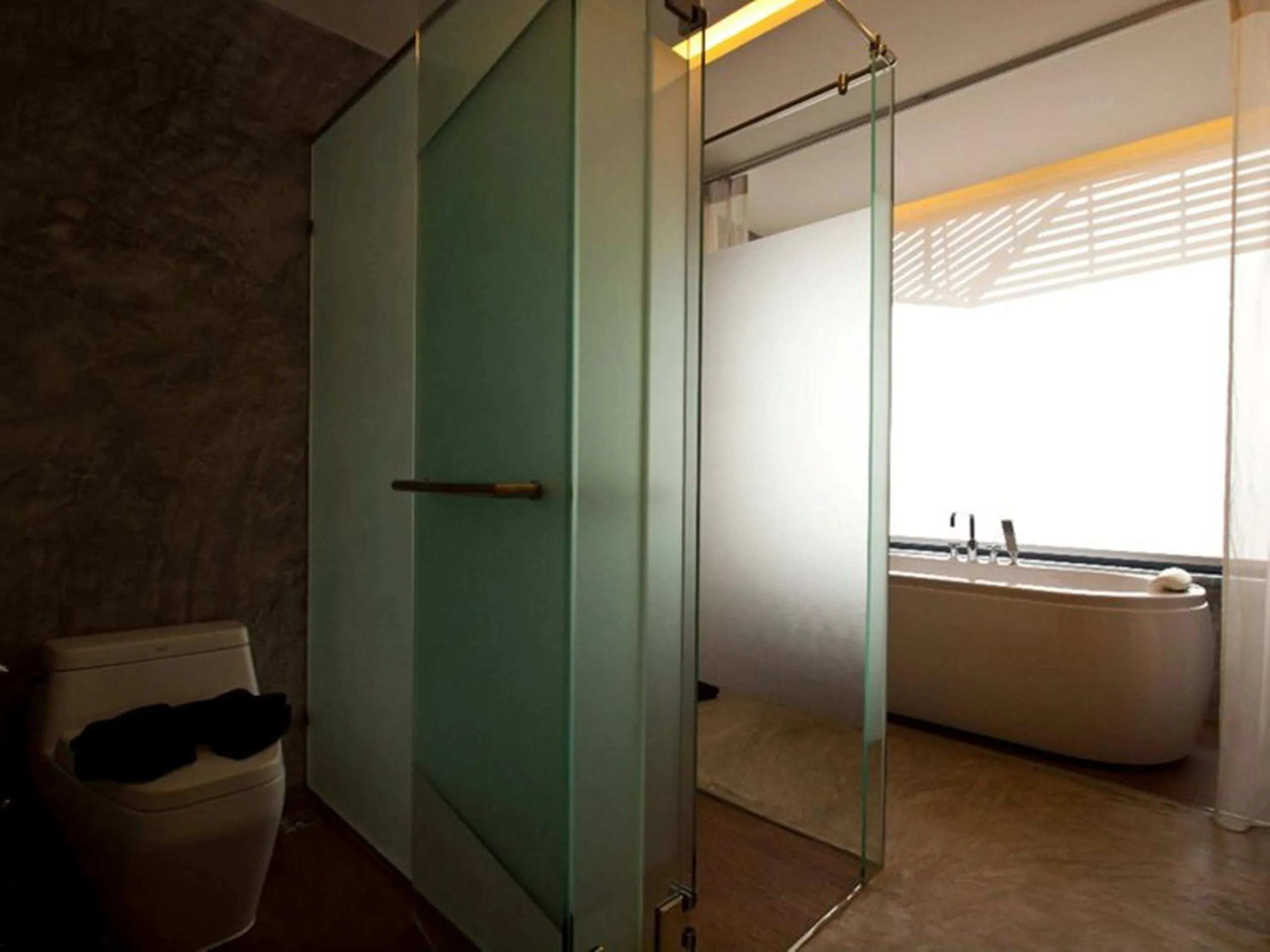 Shower in The Now Hotel - SHA Extra Plus