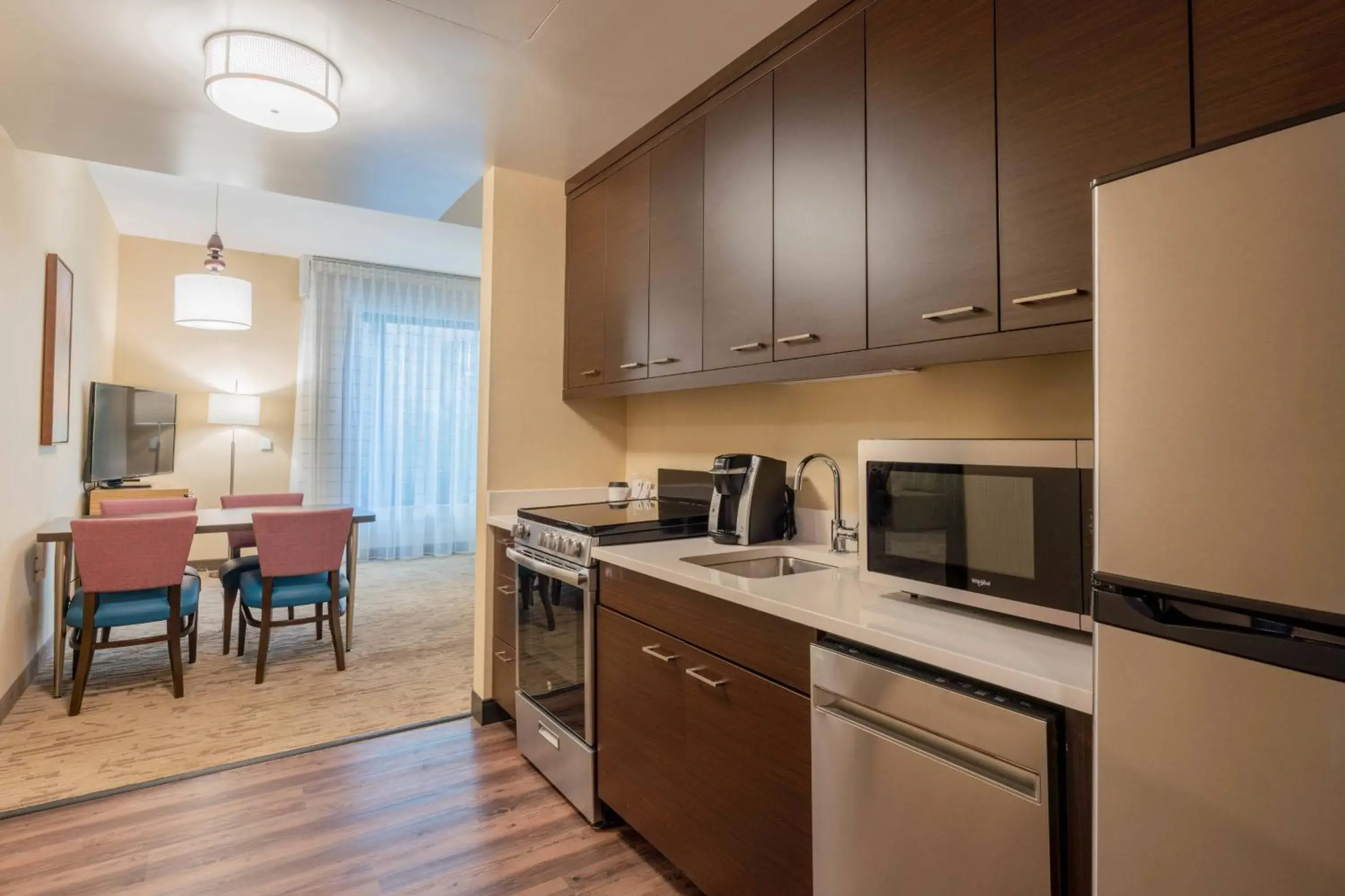 Kitchen or kitchenette, Kitchen/Kitchenette in TownePlace Suites by Marriott Thousand Oaks Agoura Hills