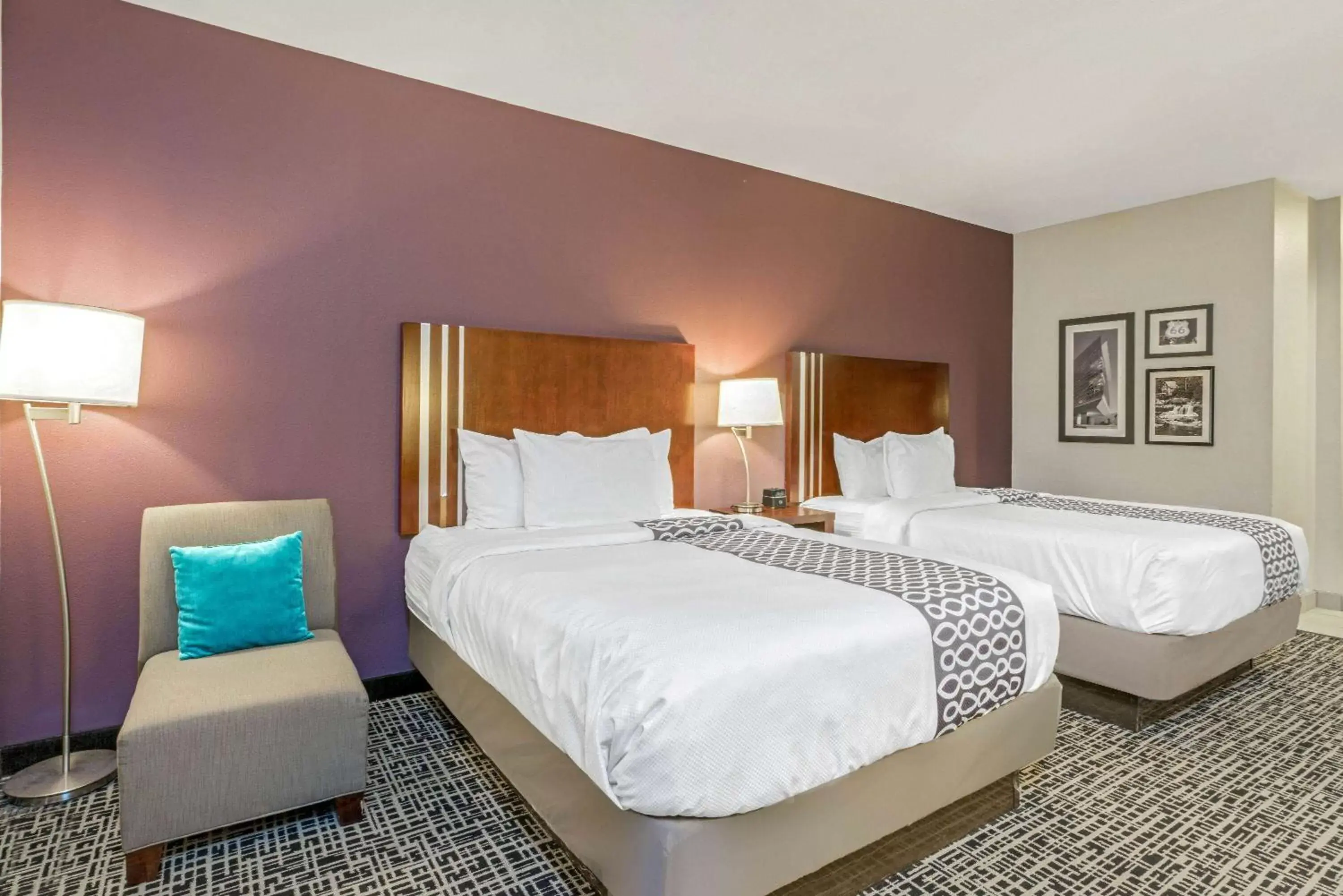 Photo of the whole room, Bed in La Quinta by Wyndham Oklahoma City -Yukon