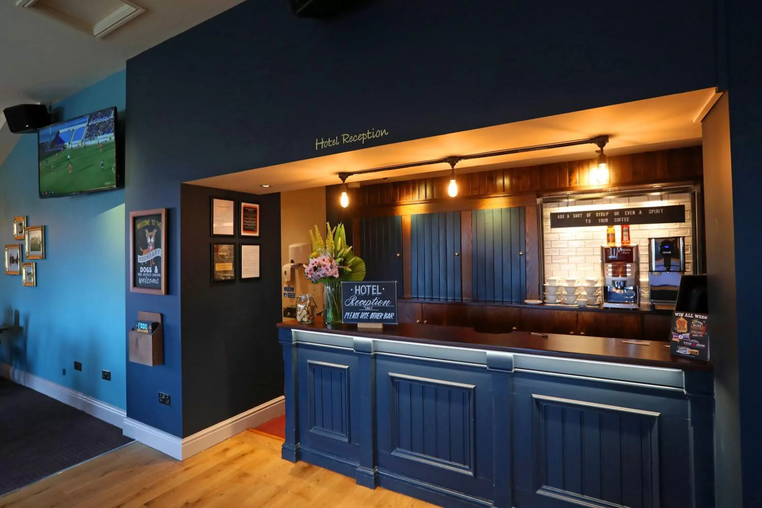 Lobby or reception, Lounge/Bar in Boundary, Alfreton by Marston's Inns