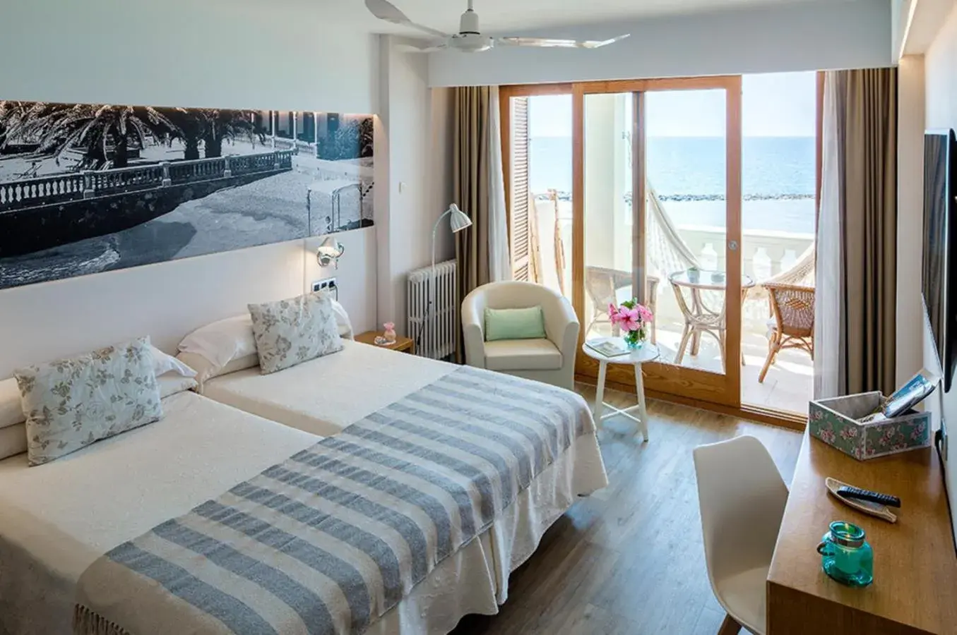 Bedroom, Sea View in Voramar